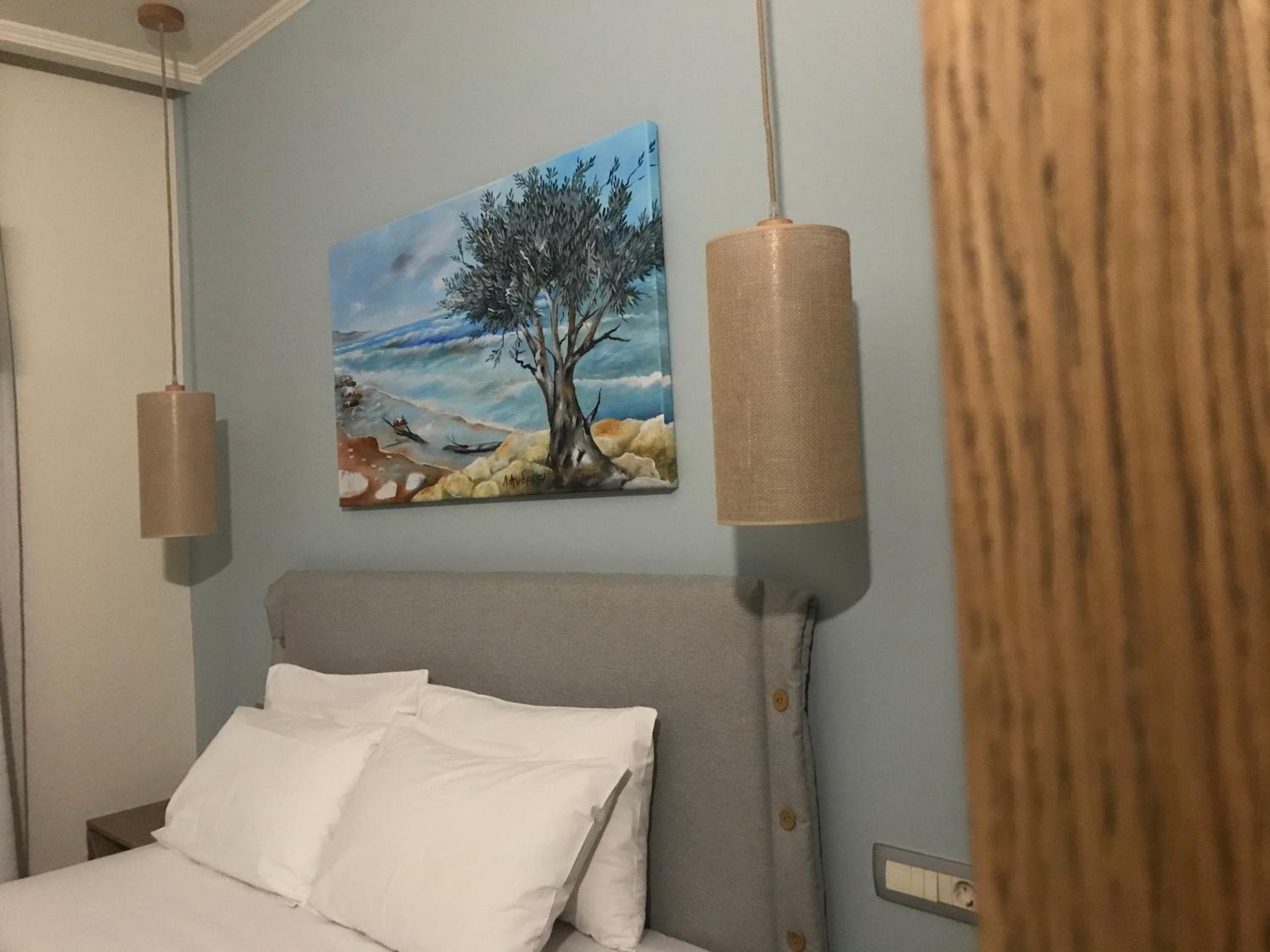 Deluxe Double Room - Photo 9