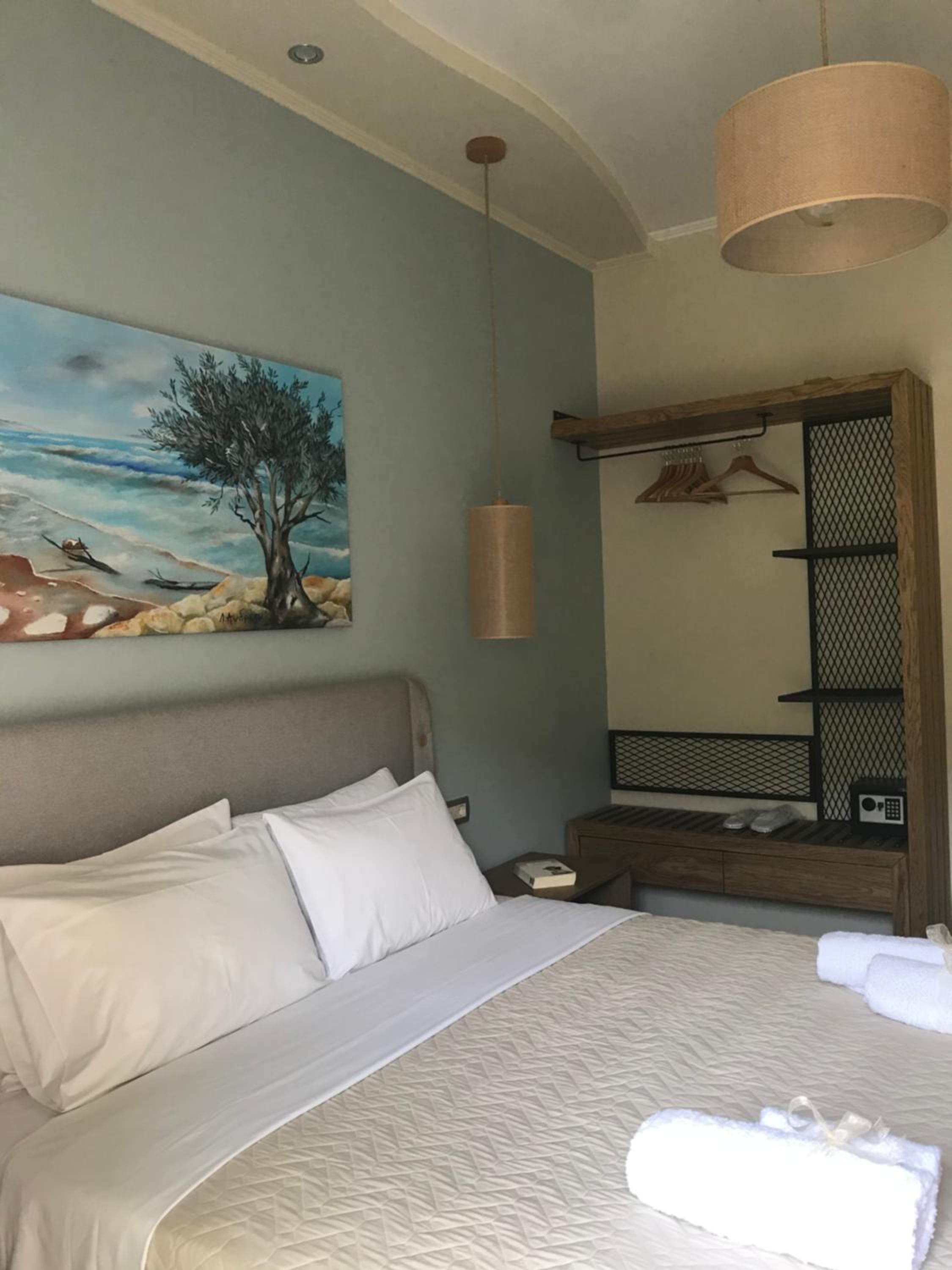 Deluxe Double Room - Photo 26