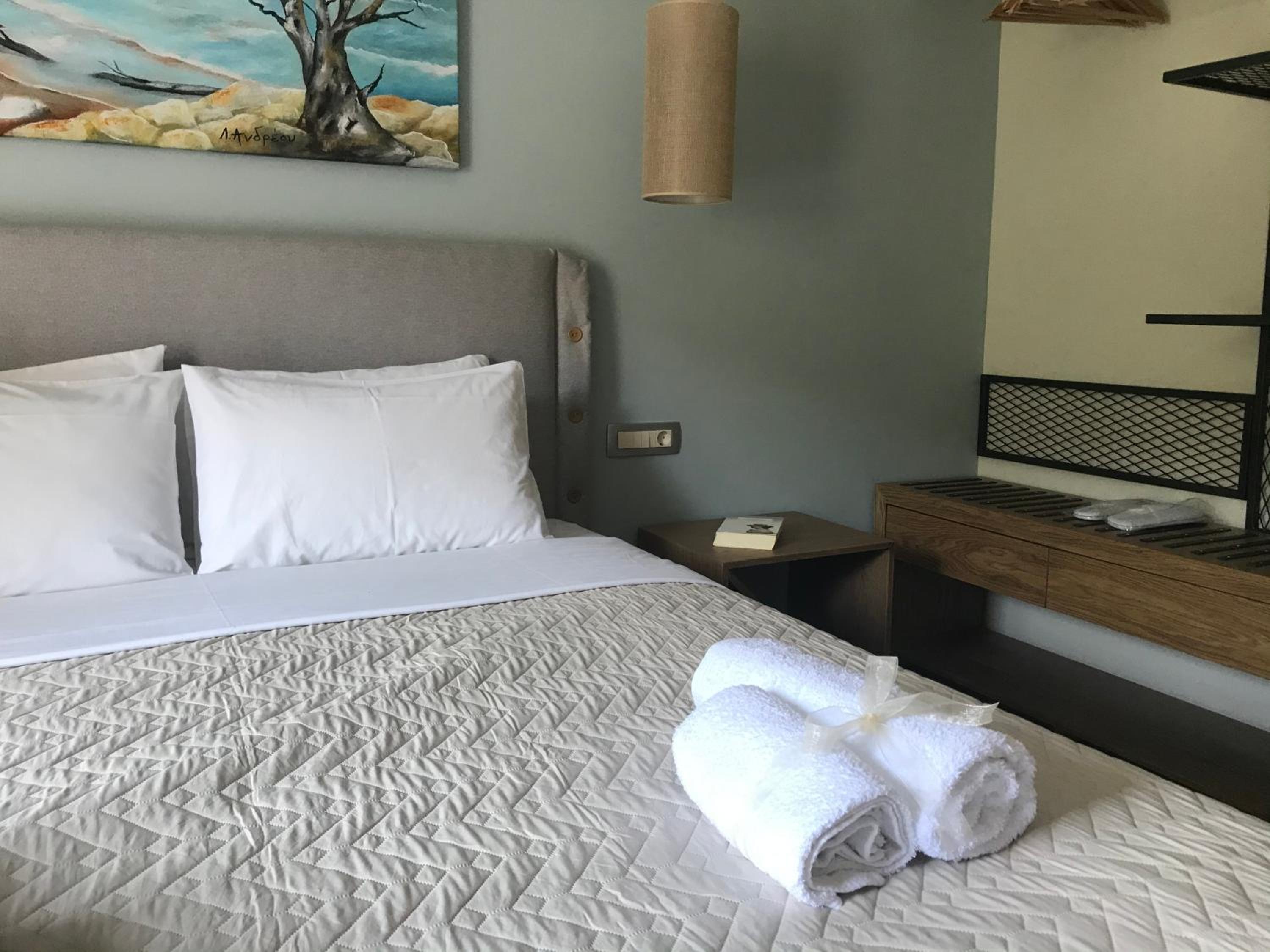 Deluxe Double Room - Photo 27