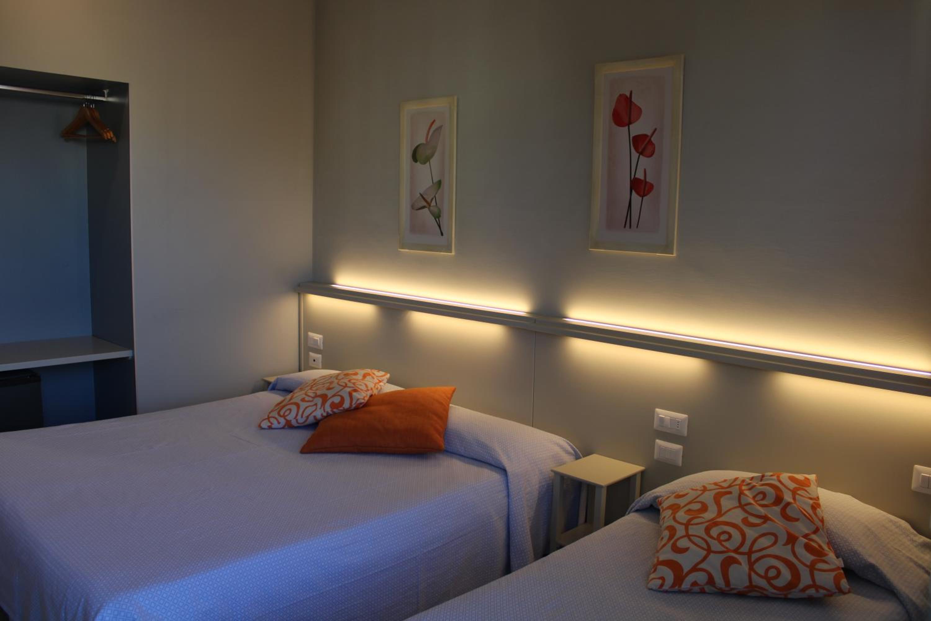 Double Room - Photo 2