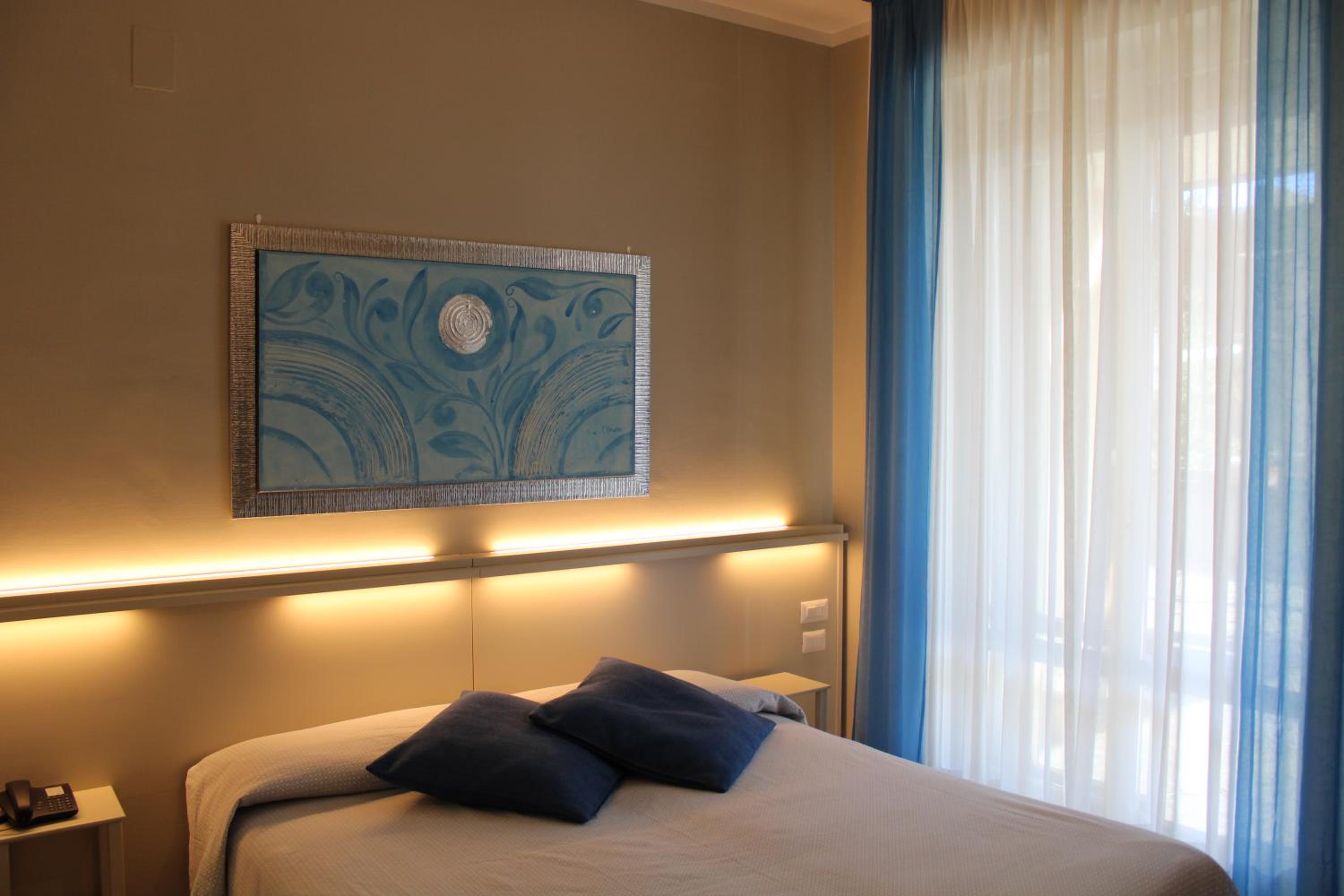 Double Room - Photo 5