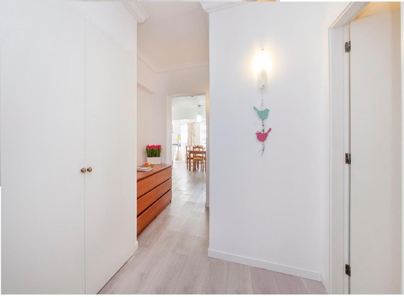 One-Bedroom Apartment - Photo 8