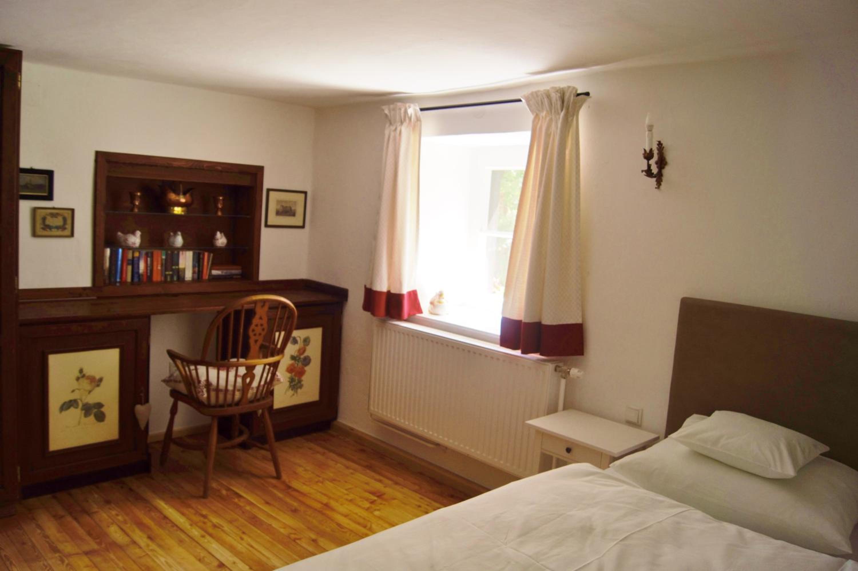 Suite with Garden View - Photo 4