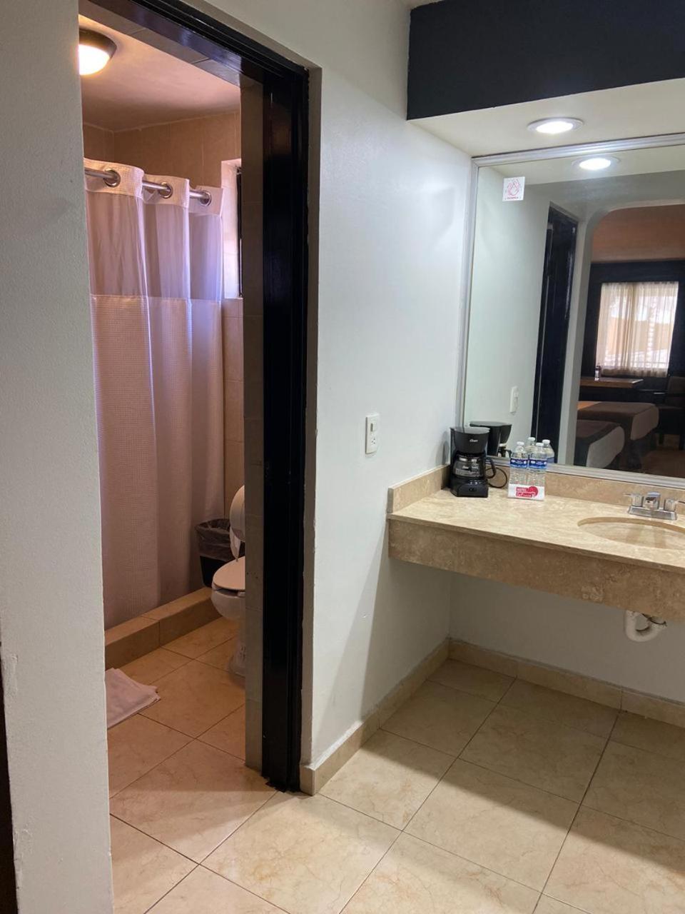 Suite with Balcony photo 3