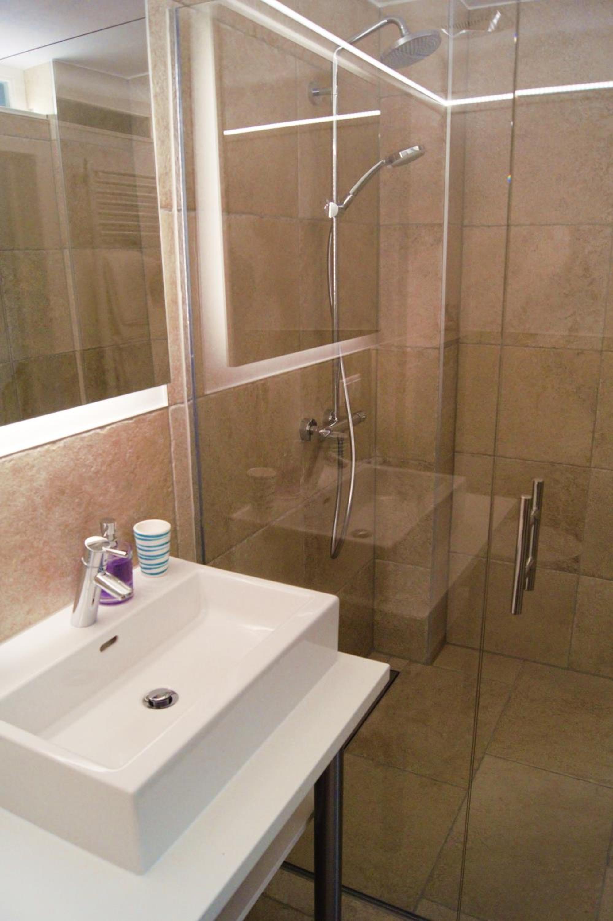 Double Room with Mountain View - Photo 4