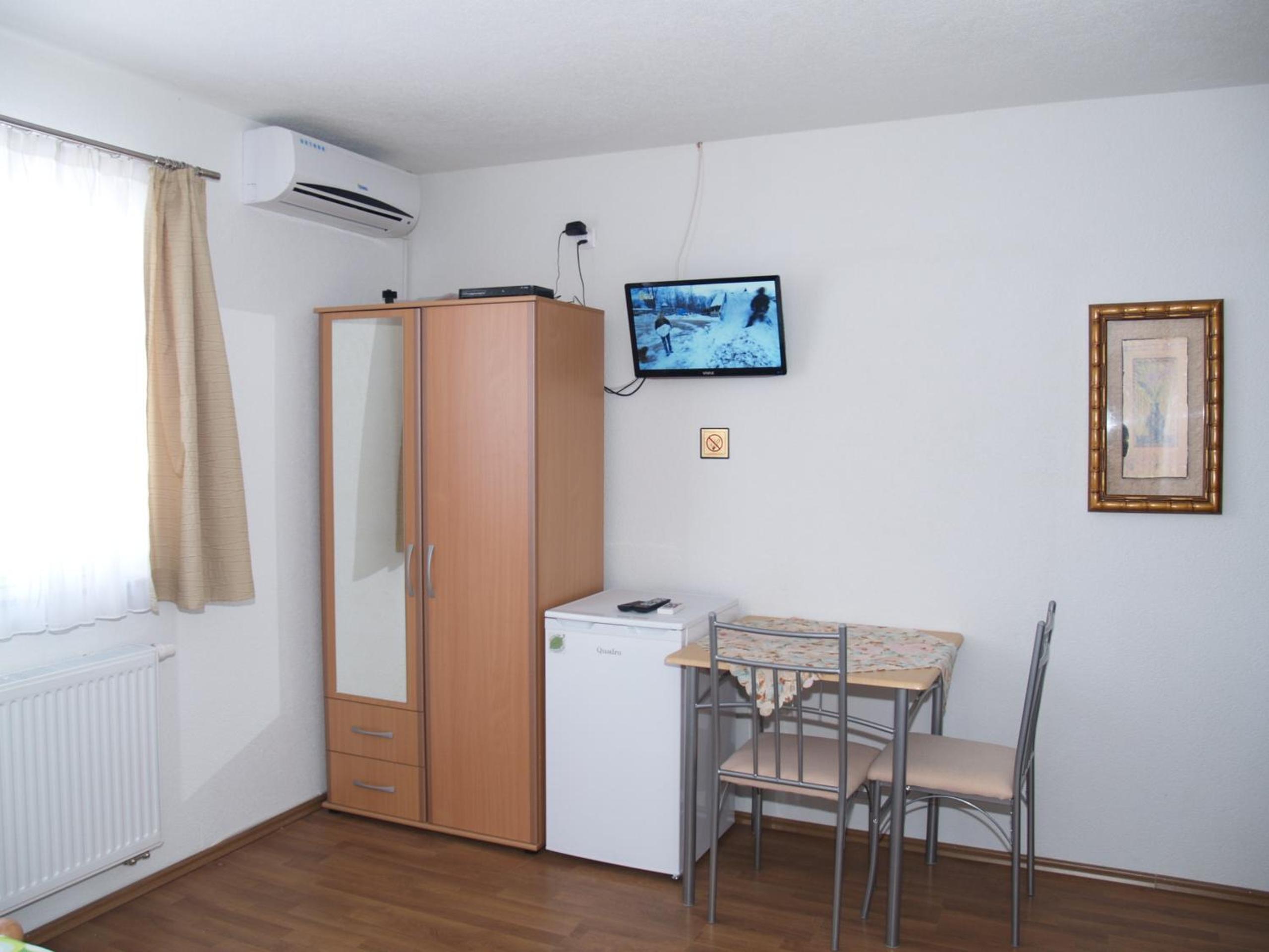 Double Room - Photo 6