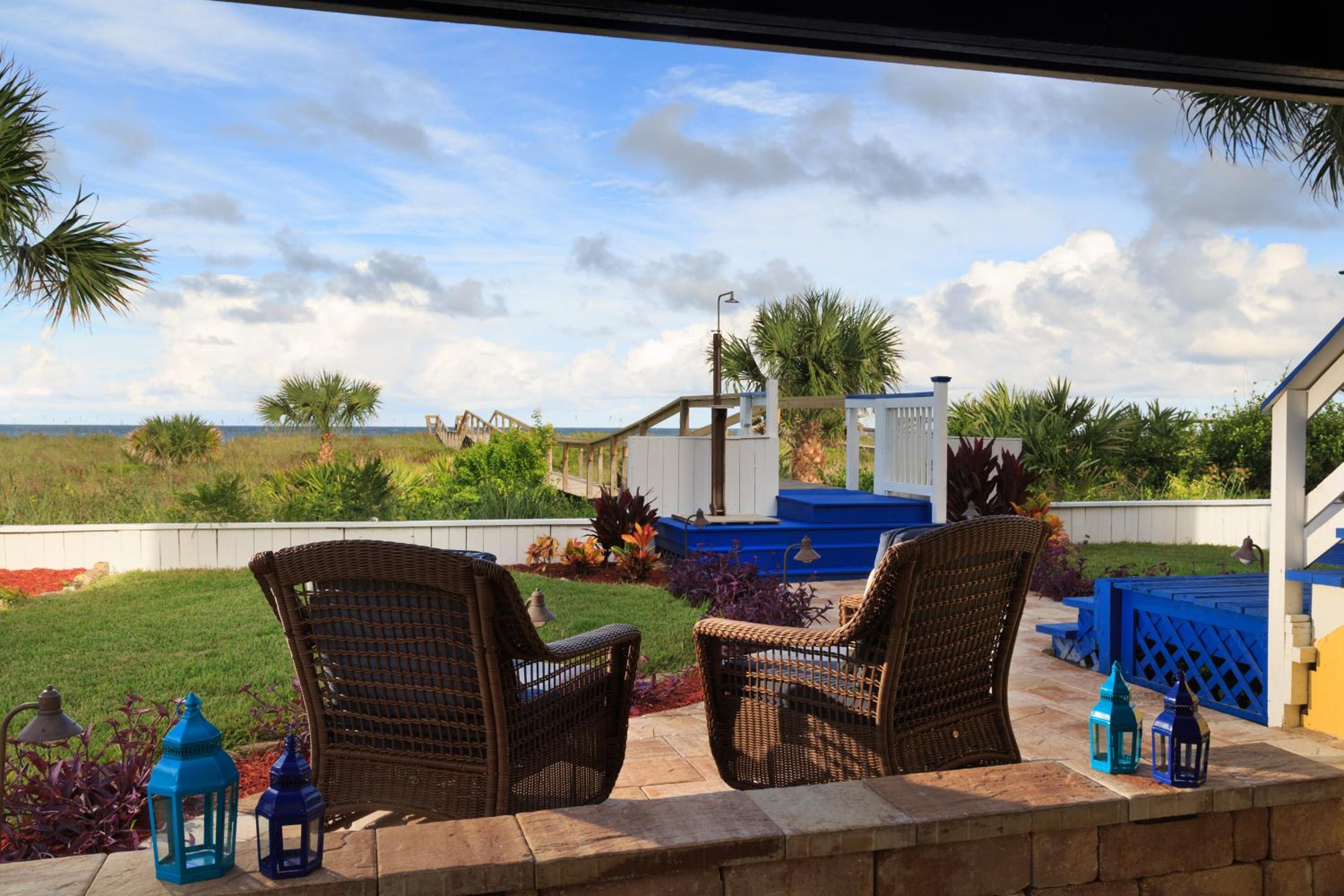 King Suite with Patio (Sandpiper) photo 2