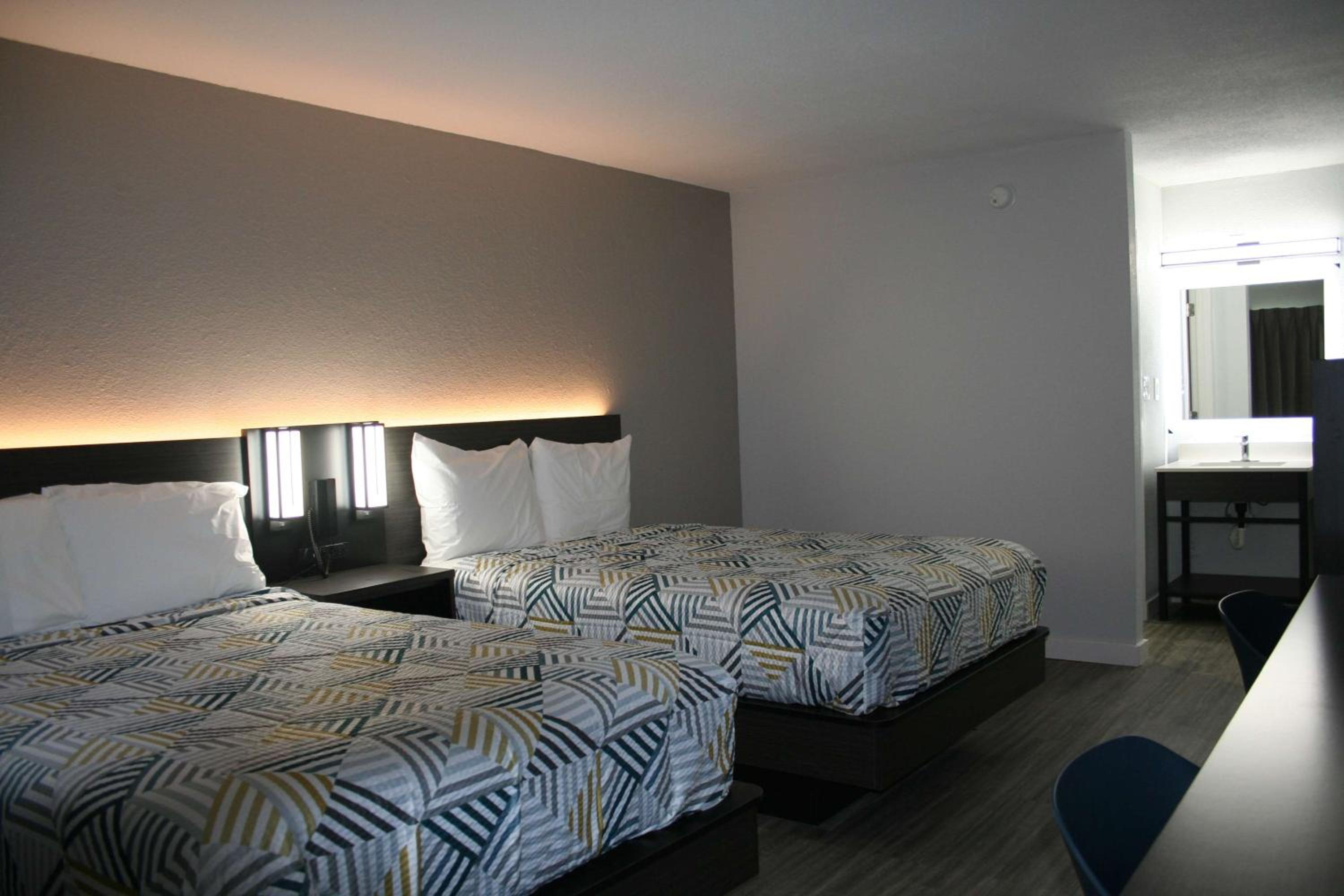 Deluxe Quadruple Room - Non-Smoking - Photo 1