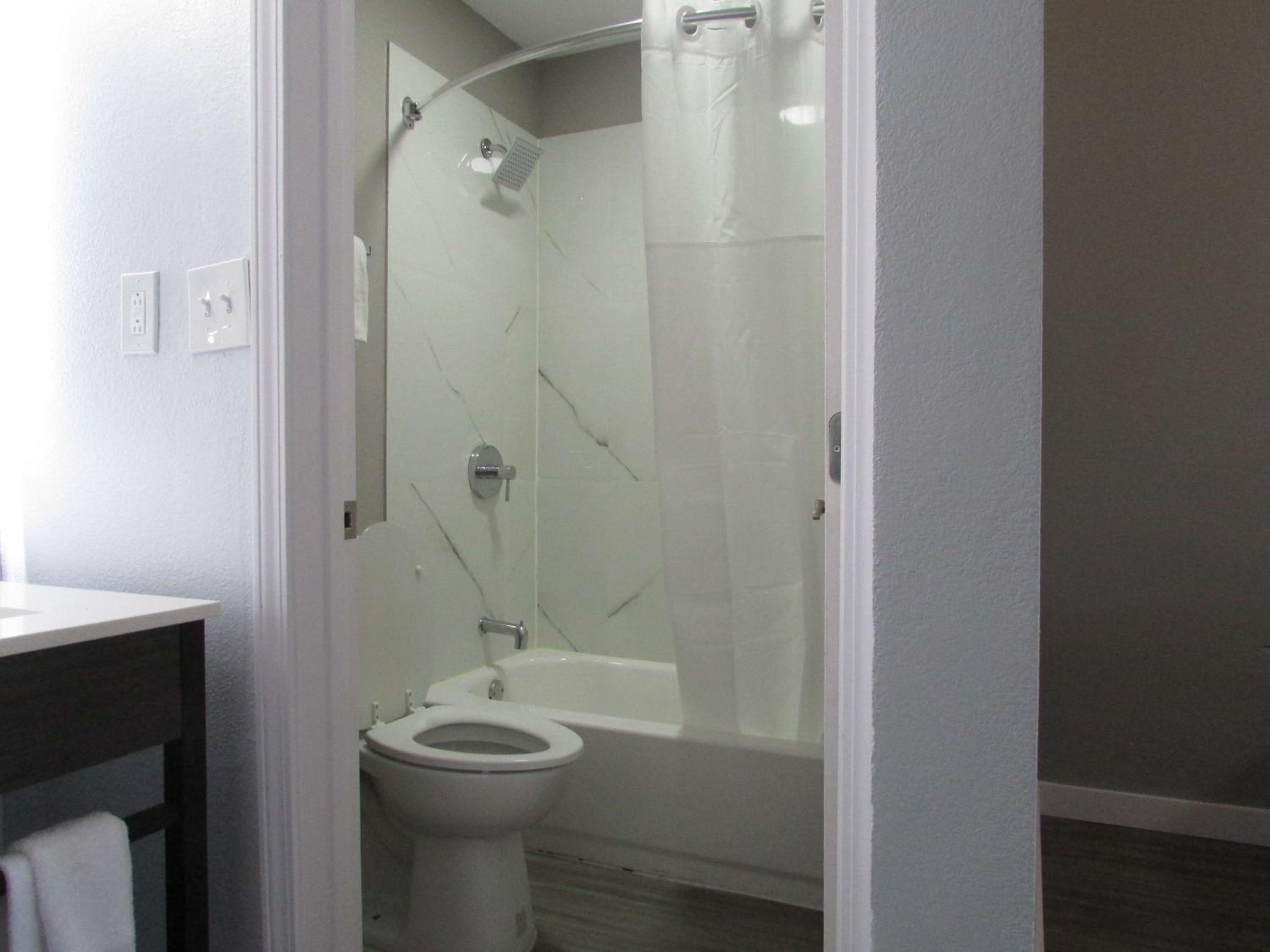 Deluxe Quadruple Room - Non-Smoking - Photo 2