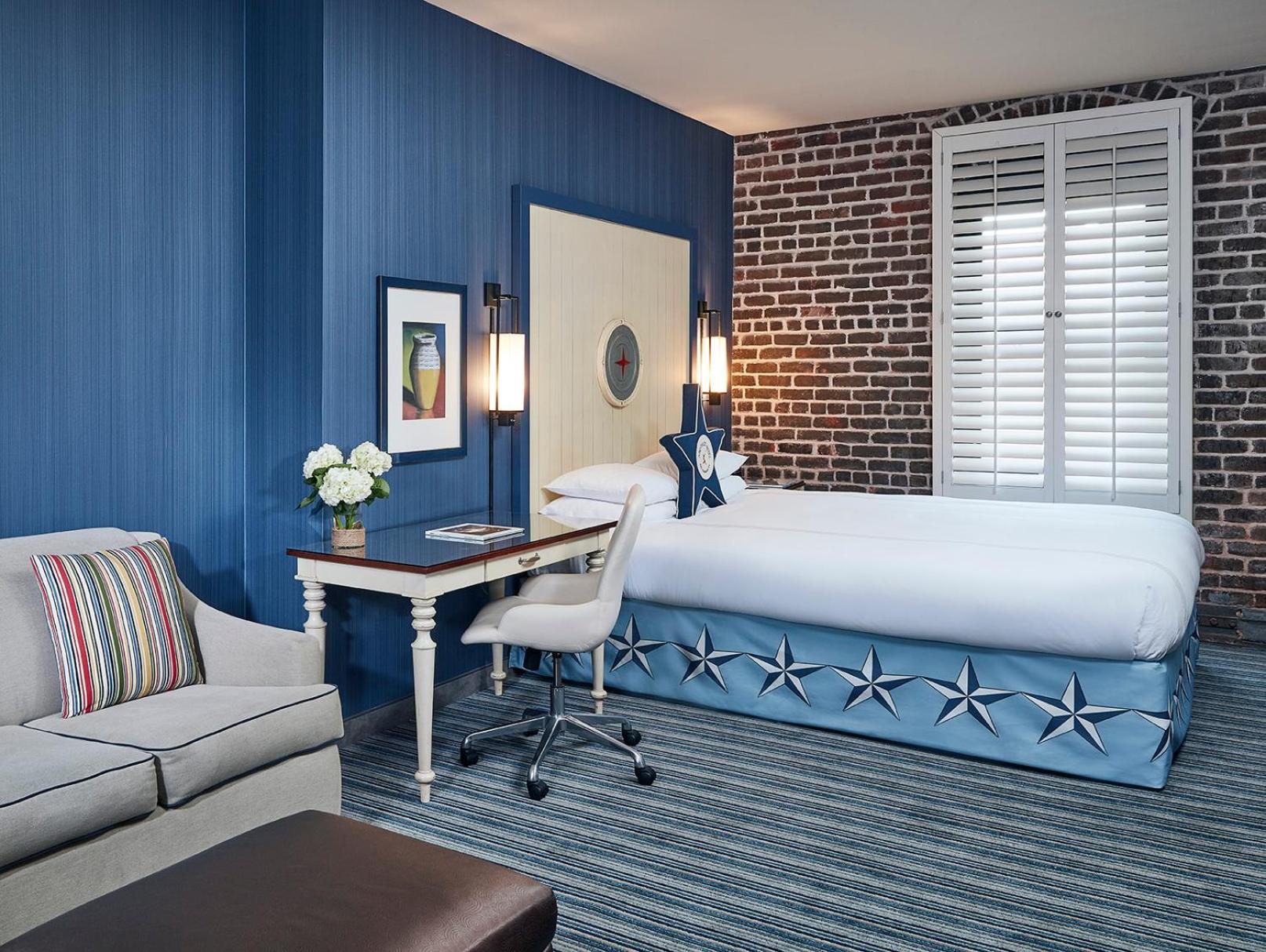 Deluxe King Room photo 1