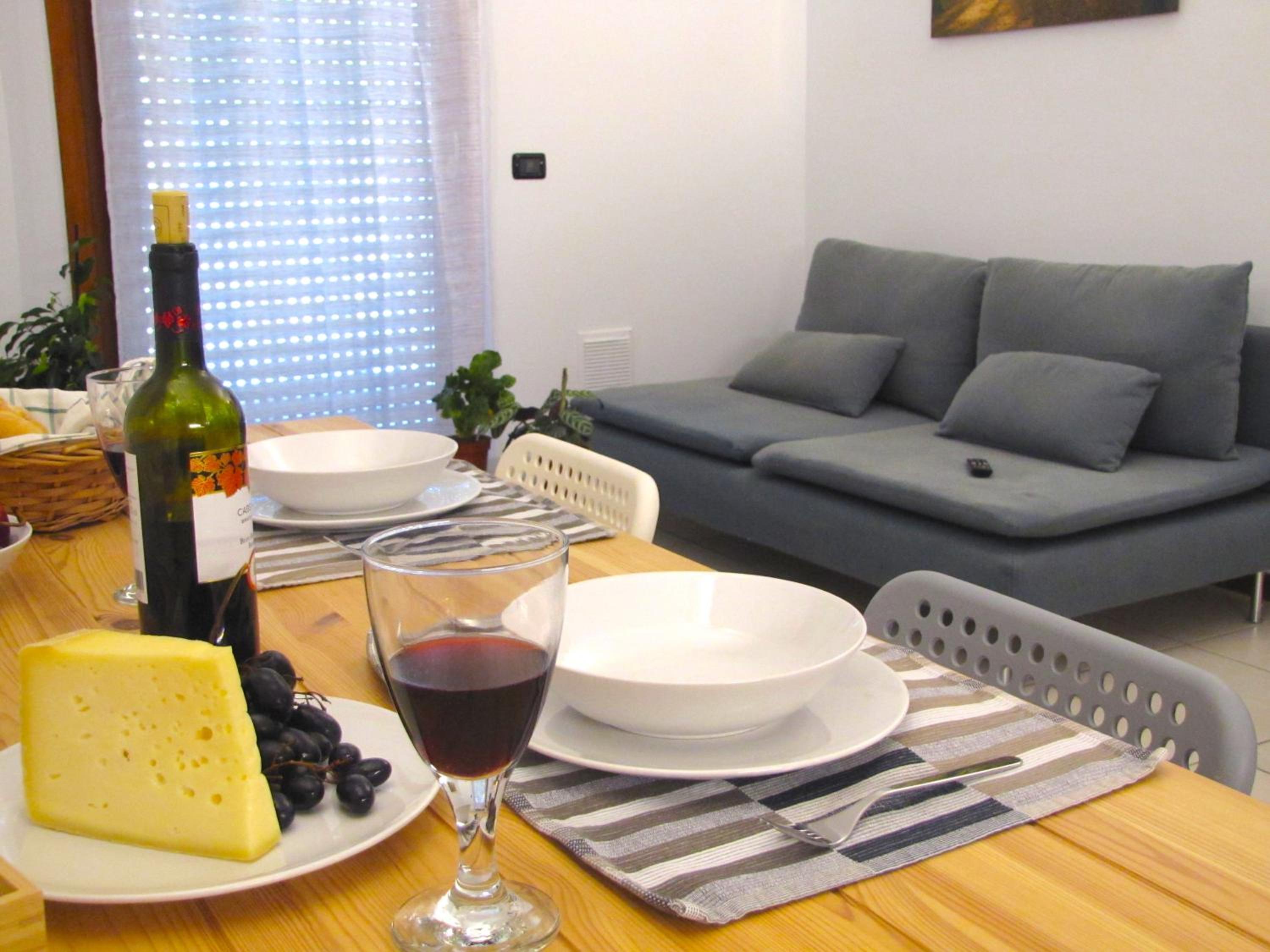 One-Bedroom Apartment - Photo 5