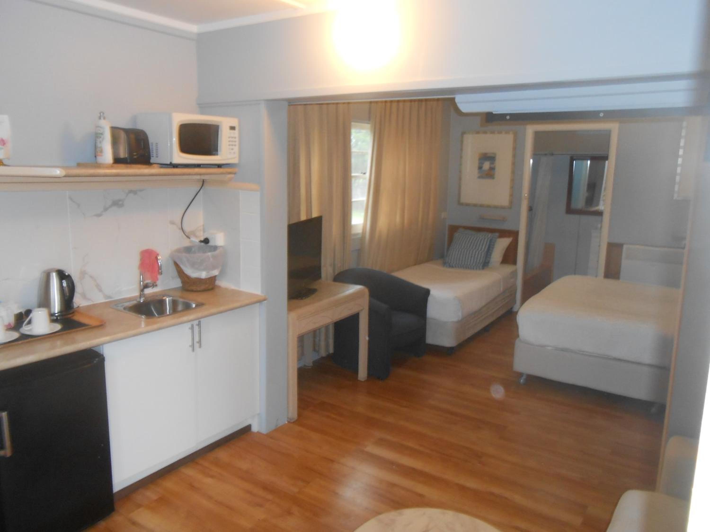 Deluxe Triple Room photo 3