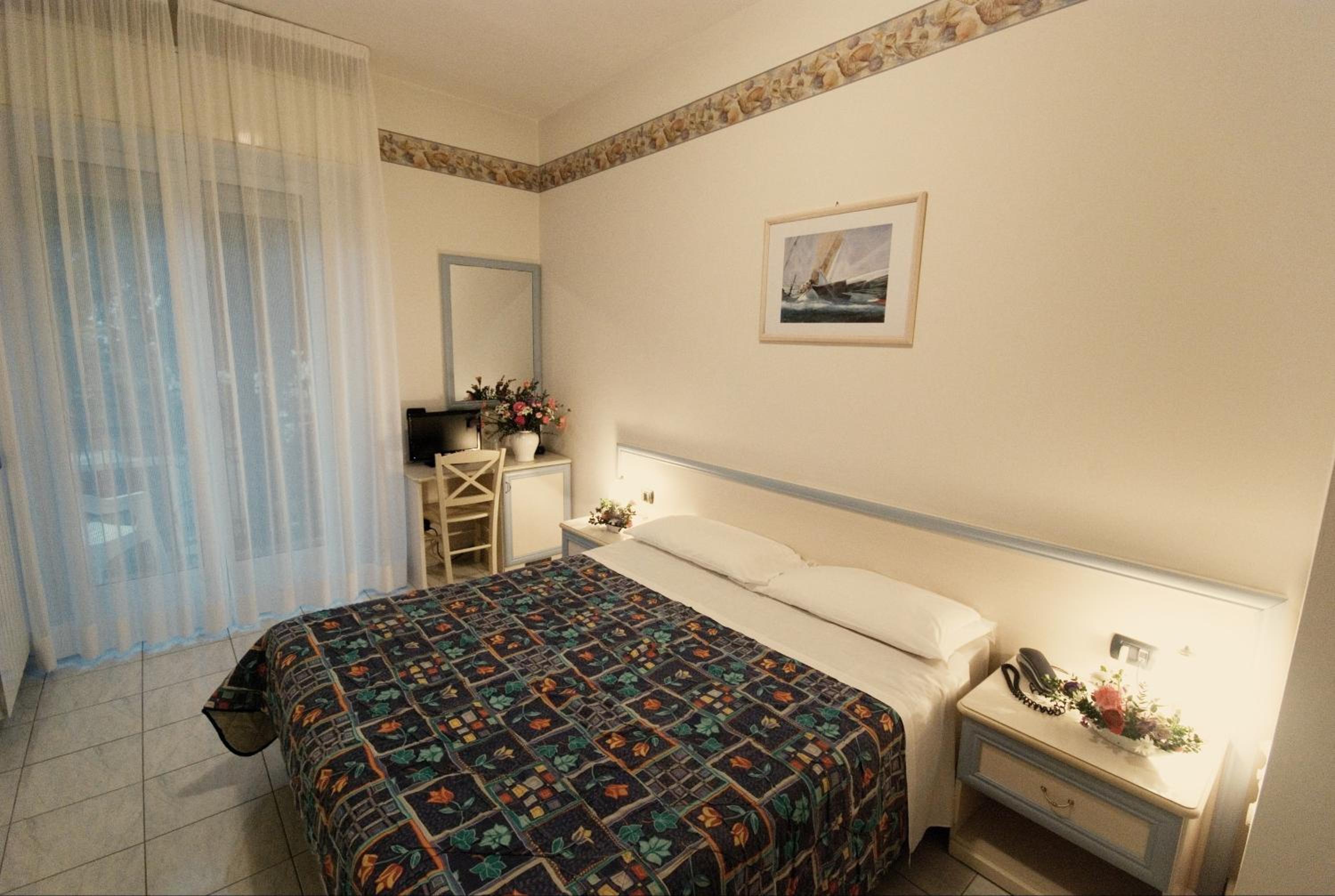 Double or Twin Room photo 2