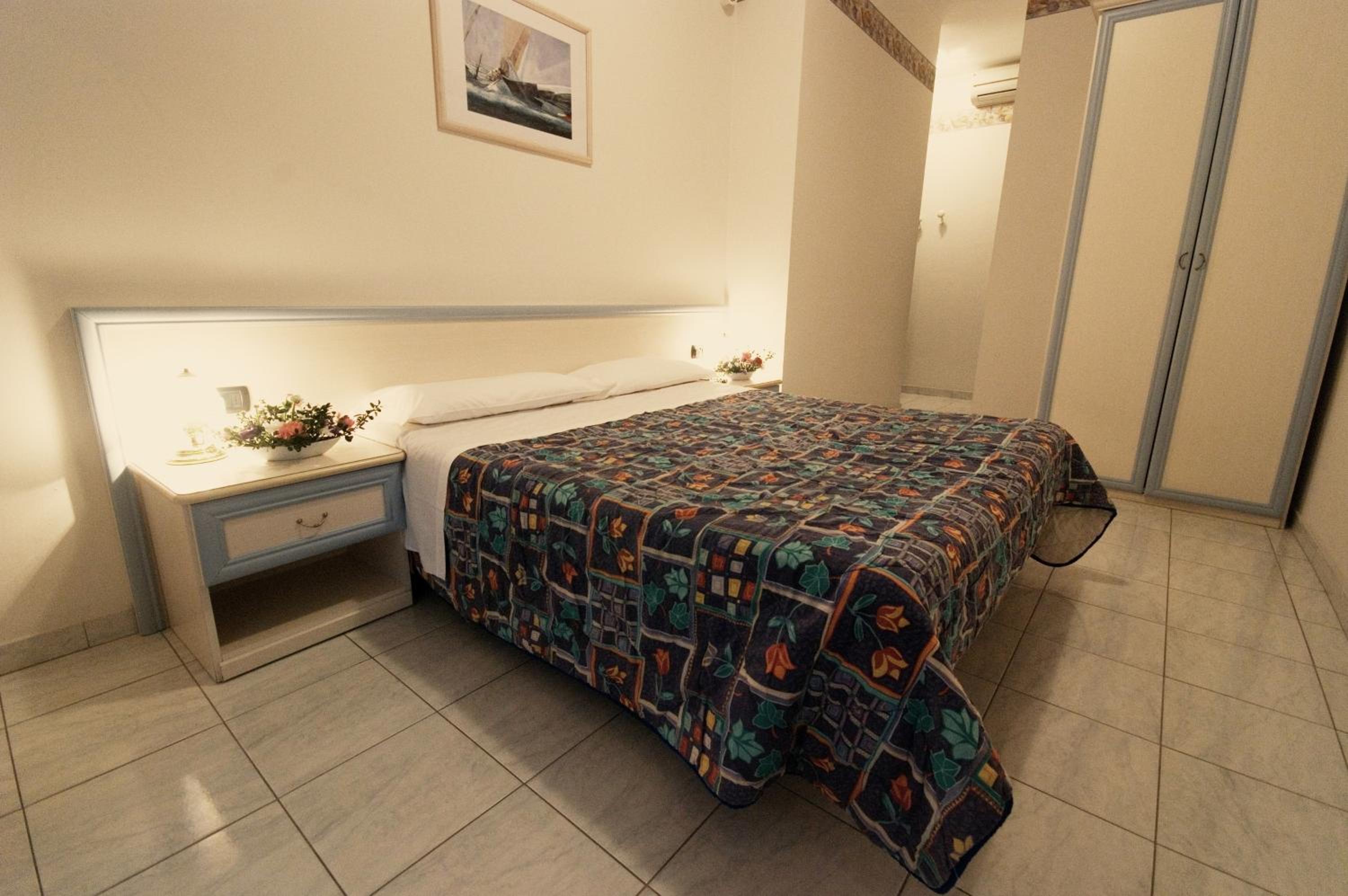 Double or Twin Room photo 3