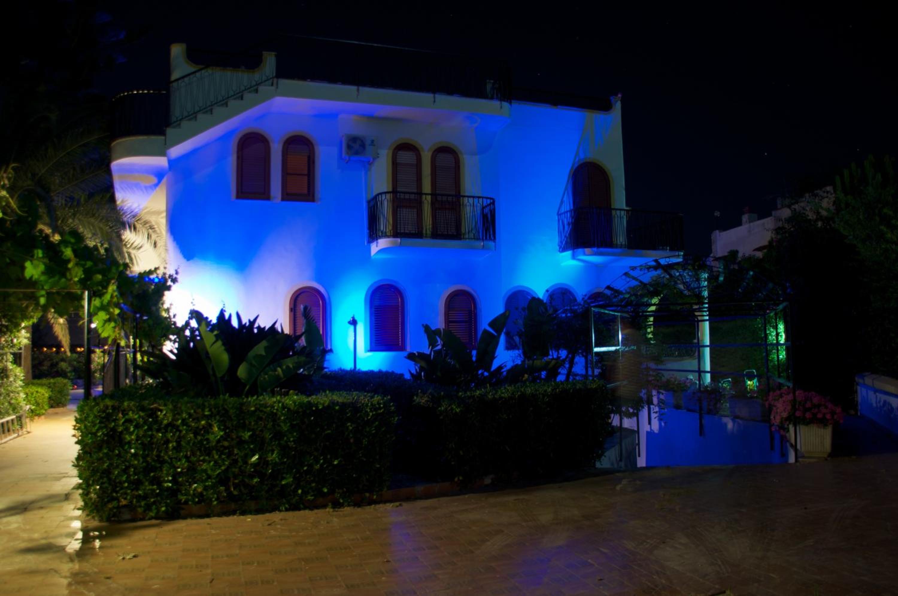 Villa - Beach Front photo 1