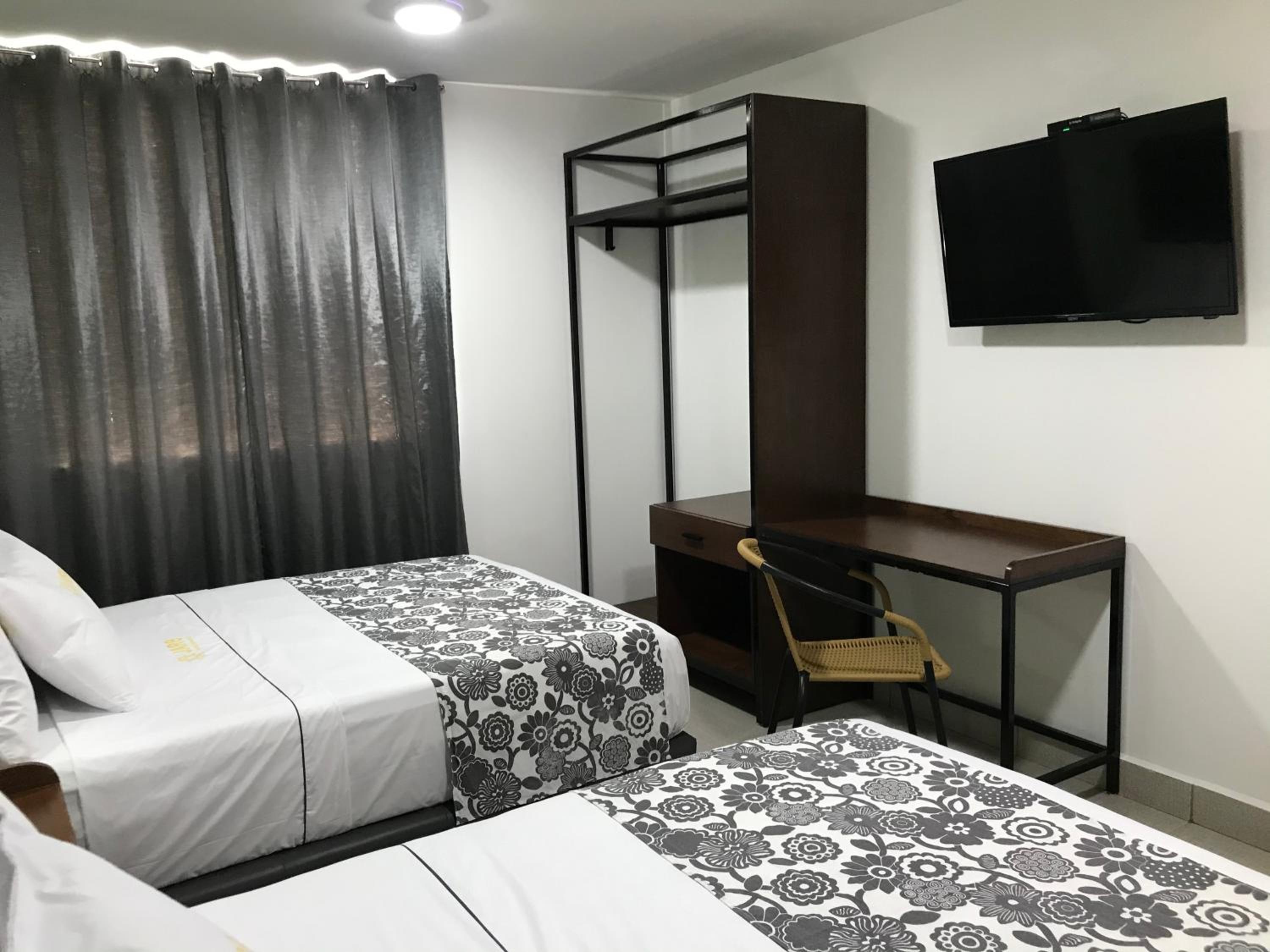 Superior Double Room with Two Double Beds - Photo 27