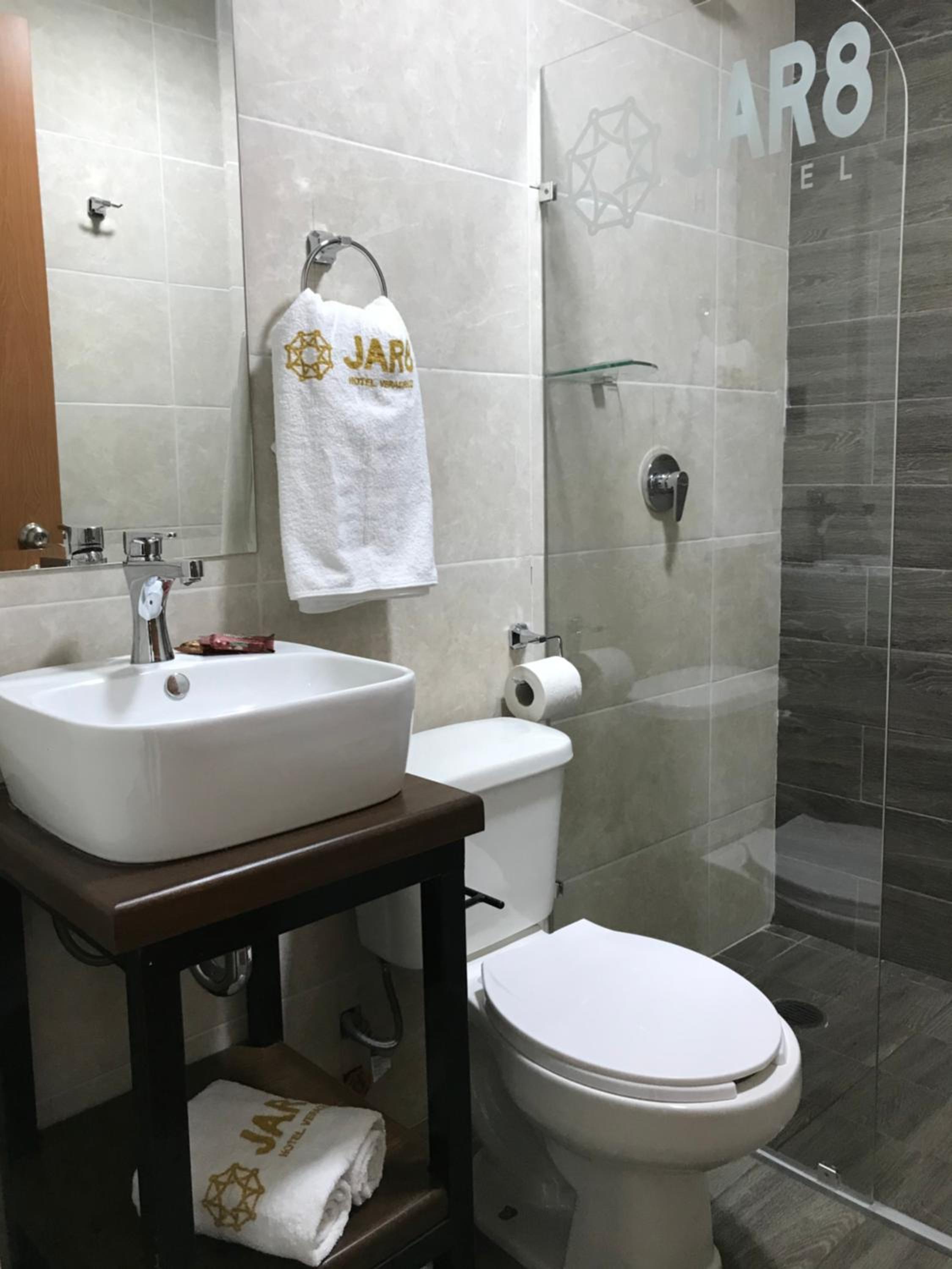 Deluxe King Room - Photo 15