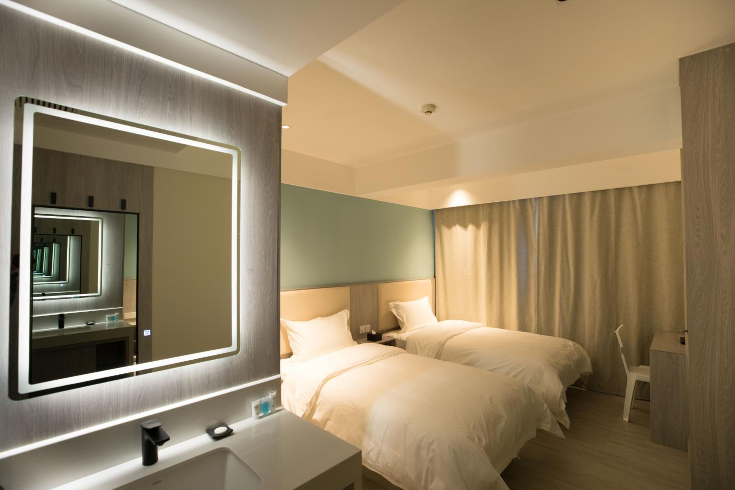Classic Twin Room photo 2