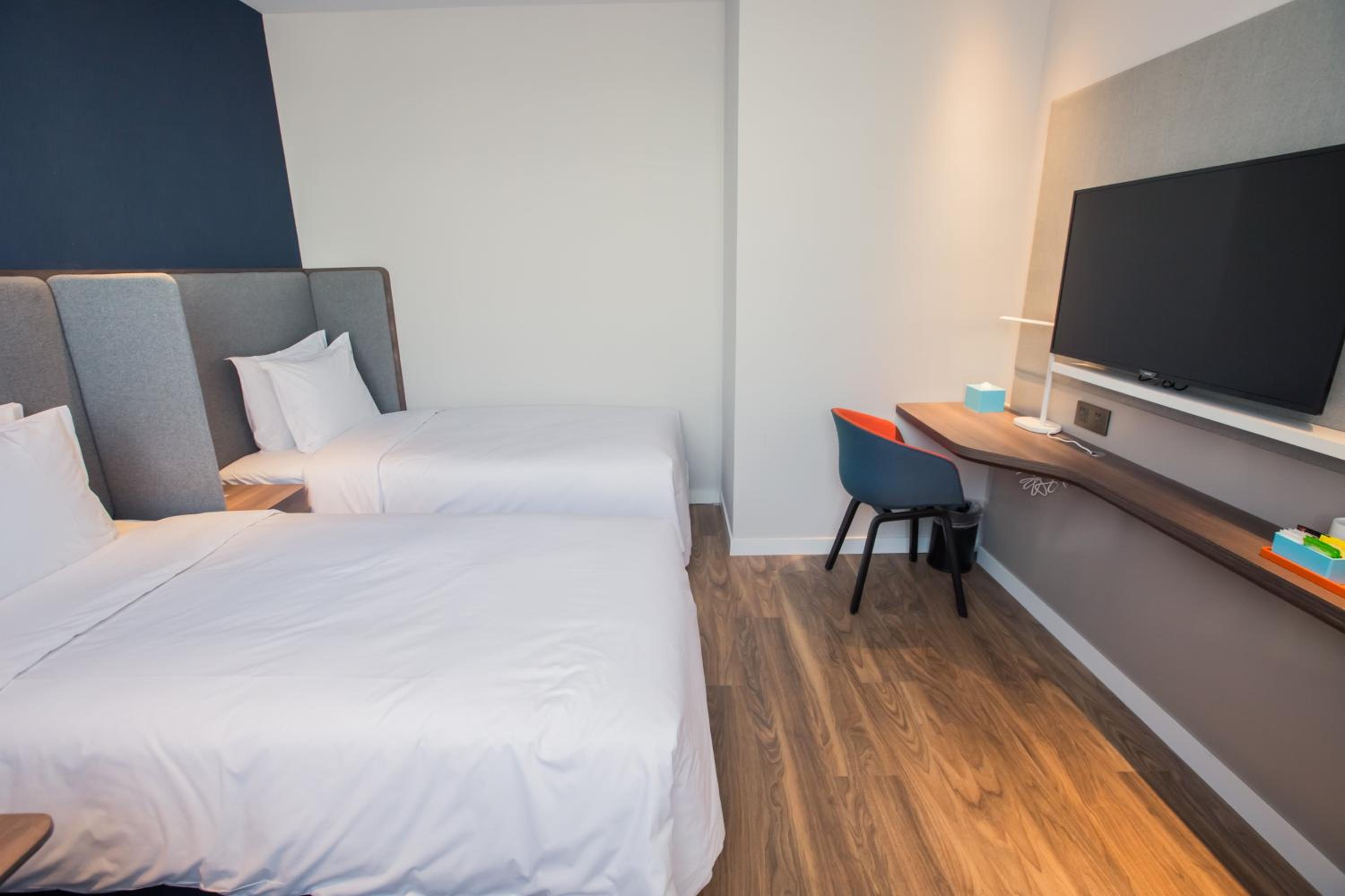 Standard Twin Room with Two Twin Beds
