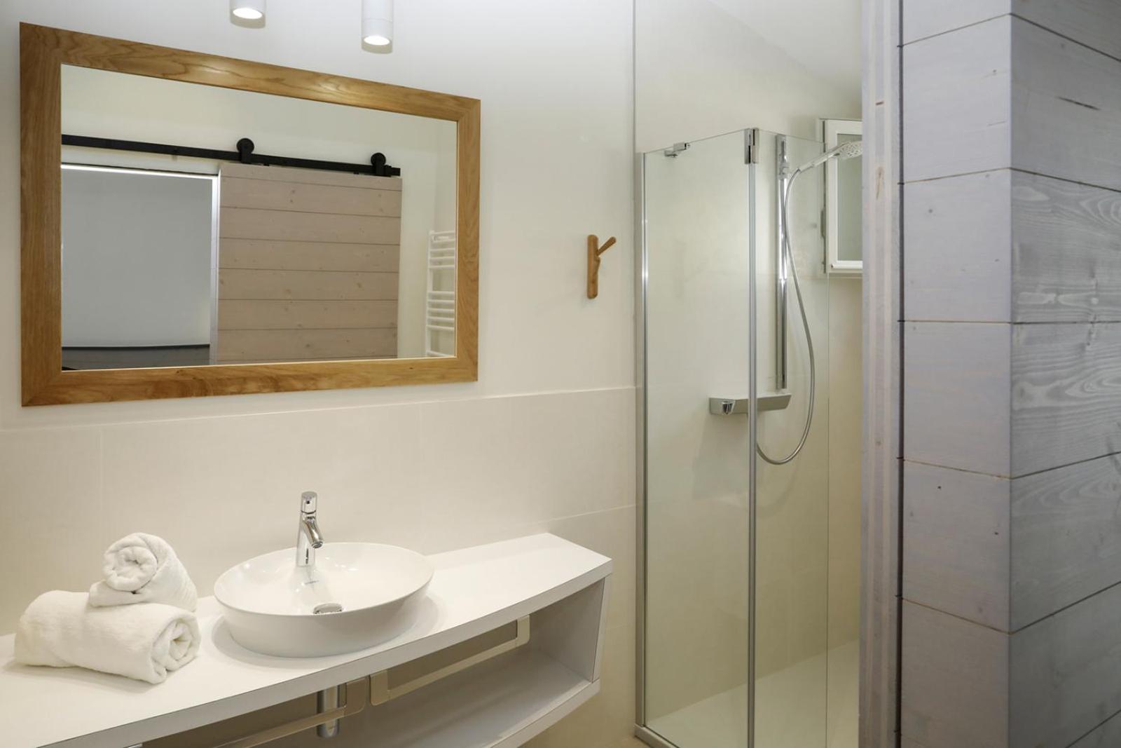 Garden Side Suite - Photo 12