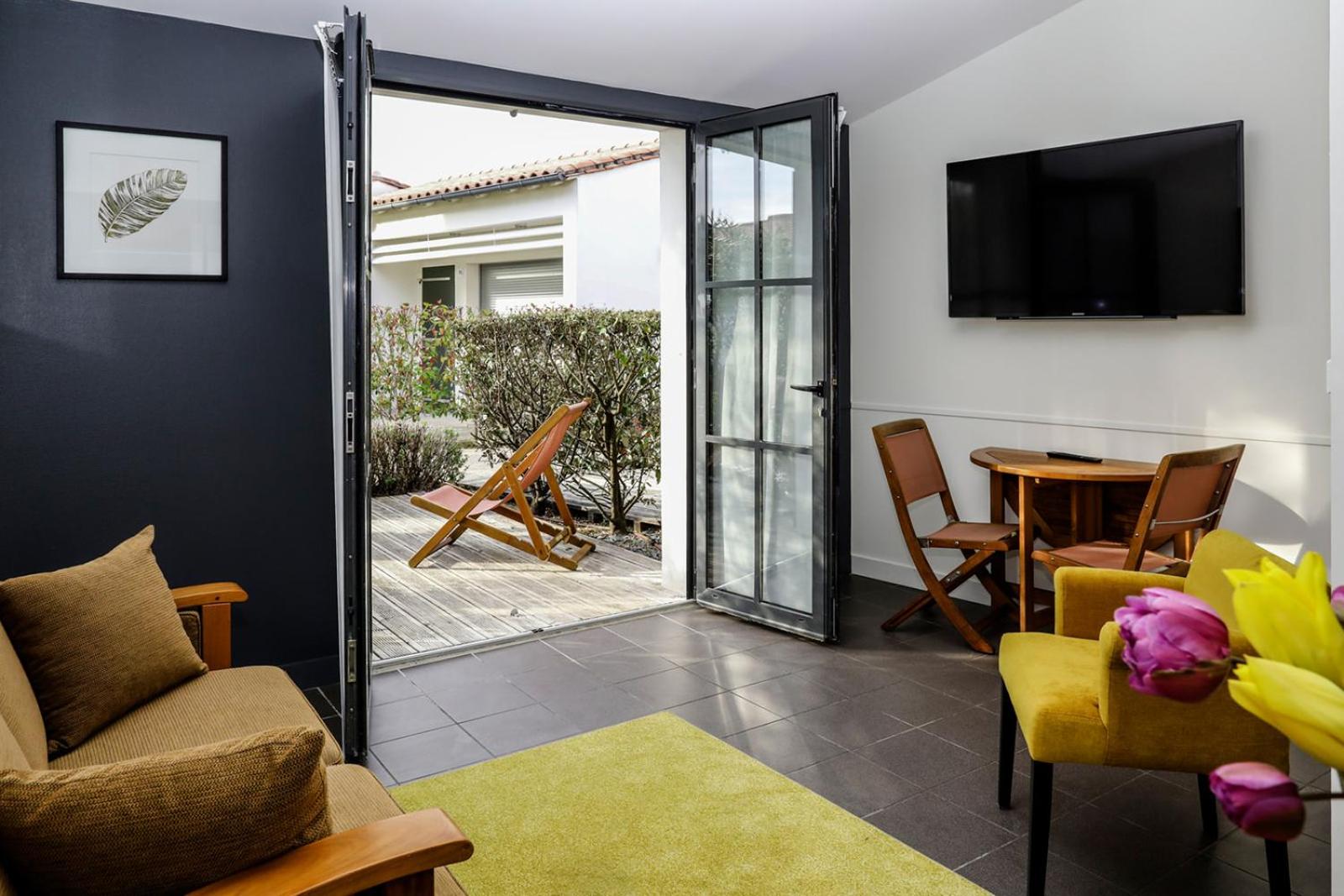 Garden Side Suite - Photo 15