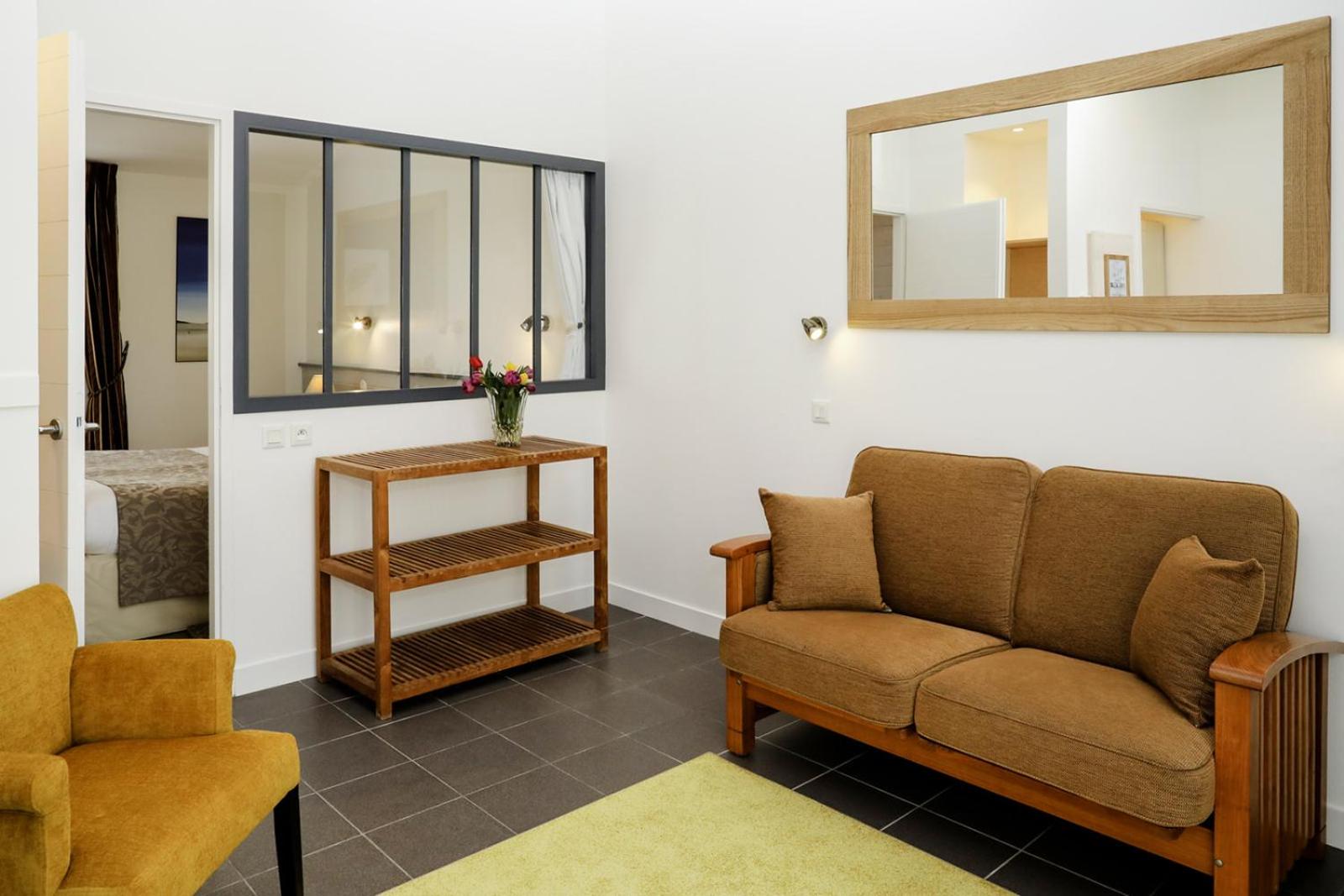 Garden Side Suite - Photo 14