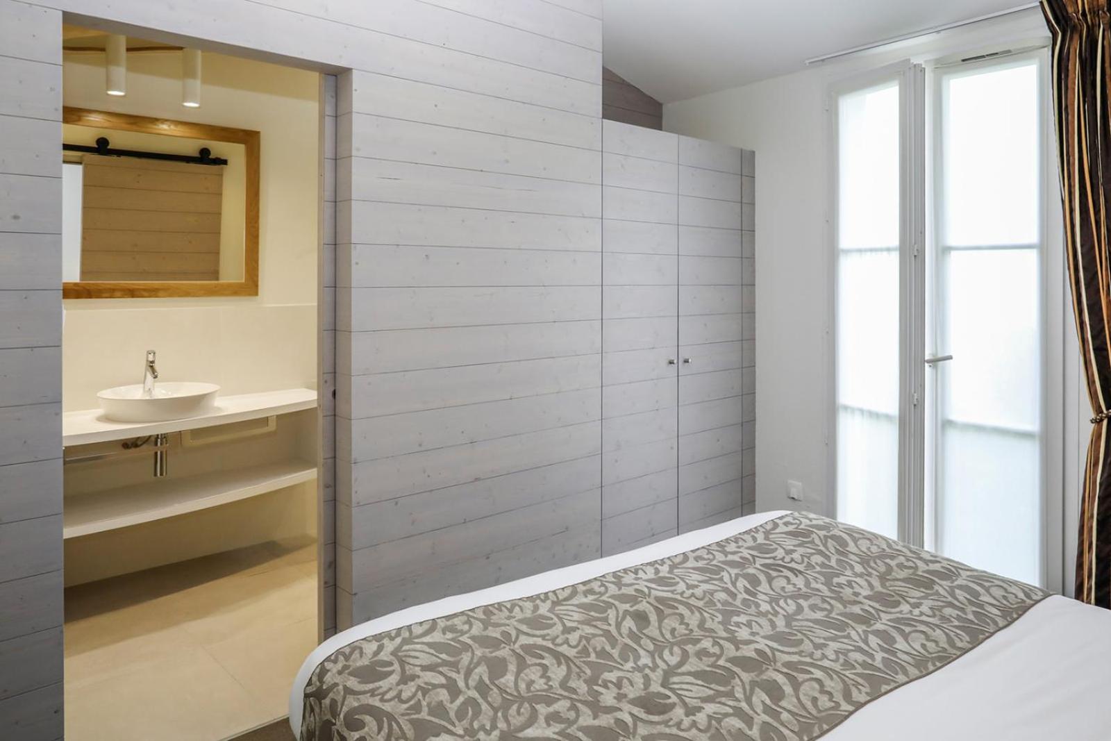Garden Side Suite - Photo 16