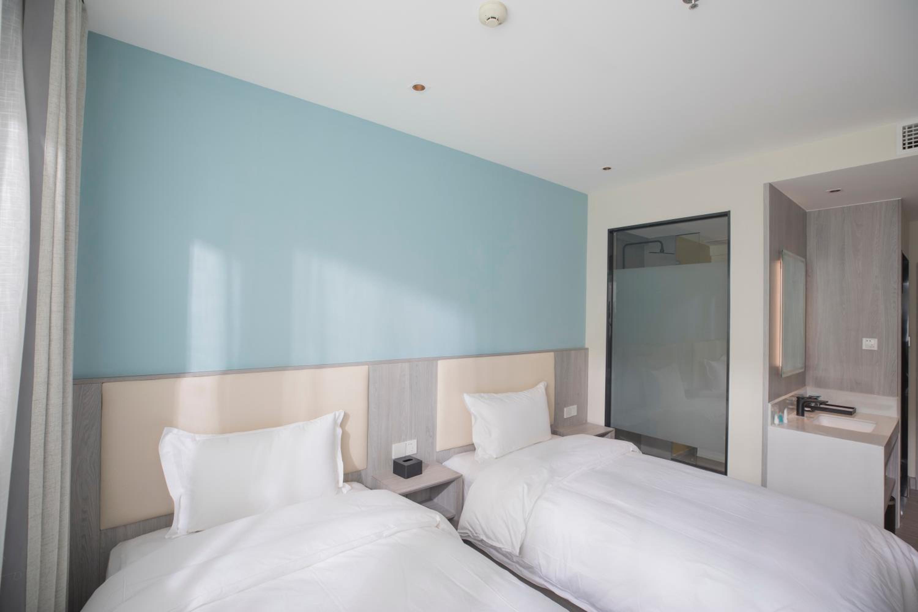 Classic Twin Room