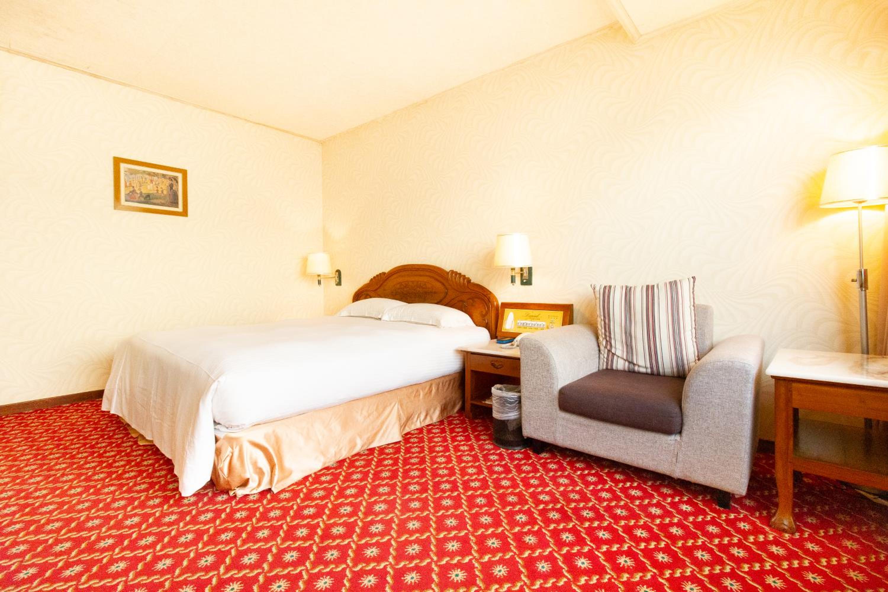 Standard Double Room - Photo 10