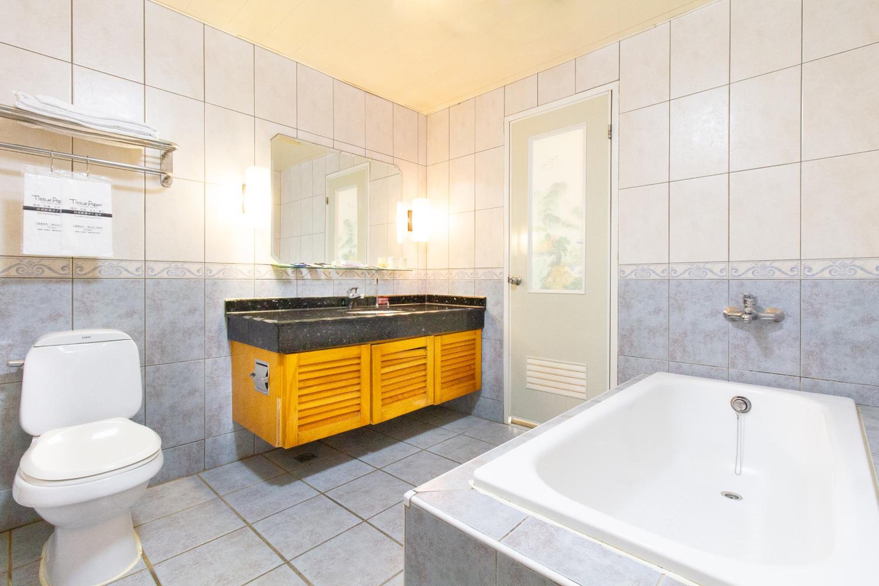Standard Double Room - Photo 8