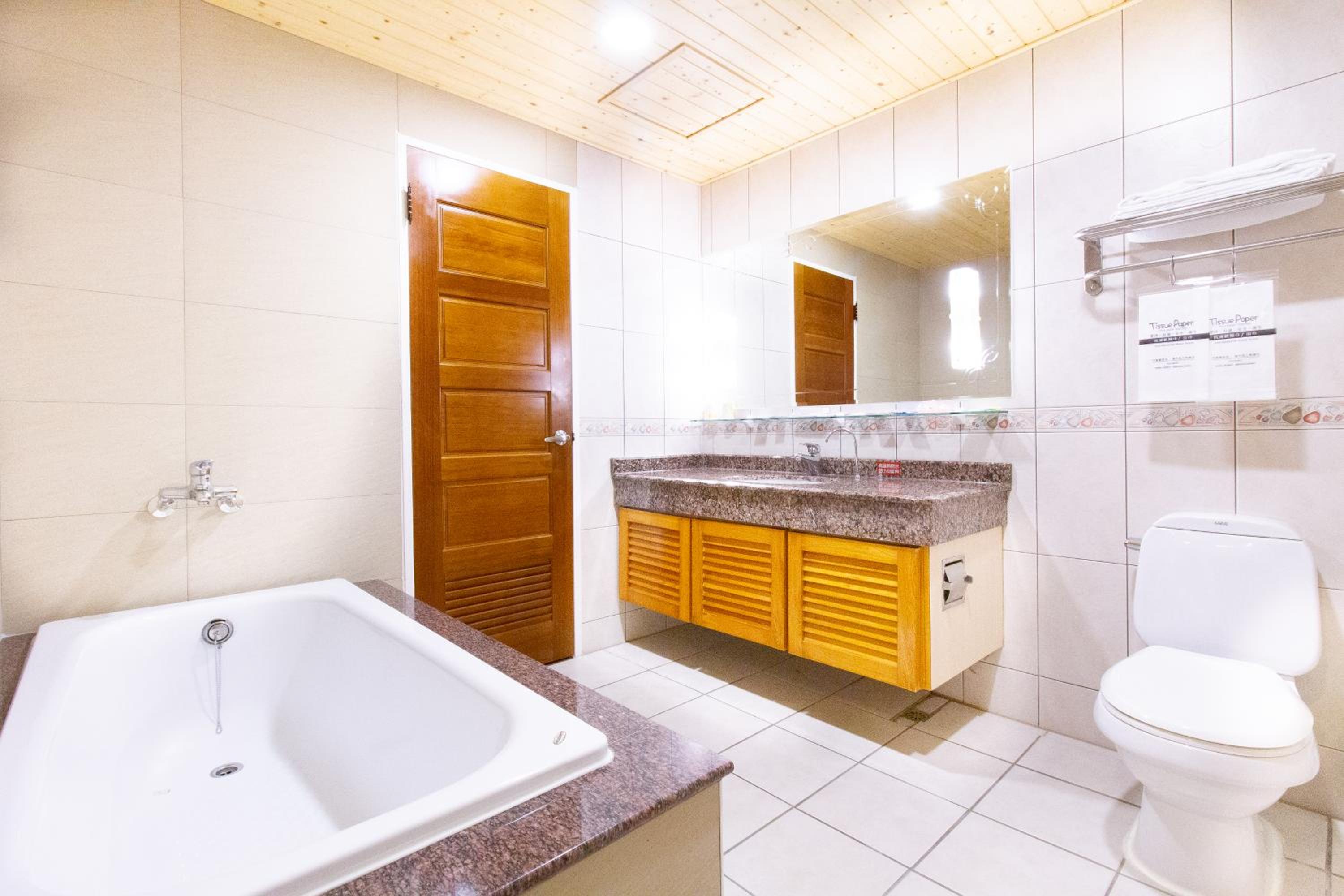 Standard Double Room - Photo 7