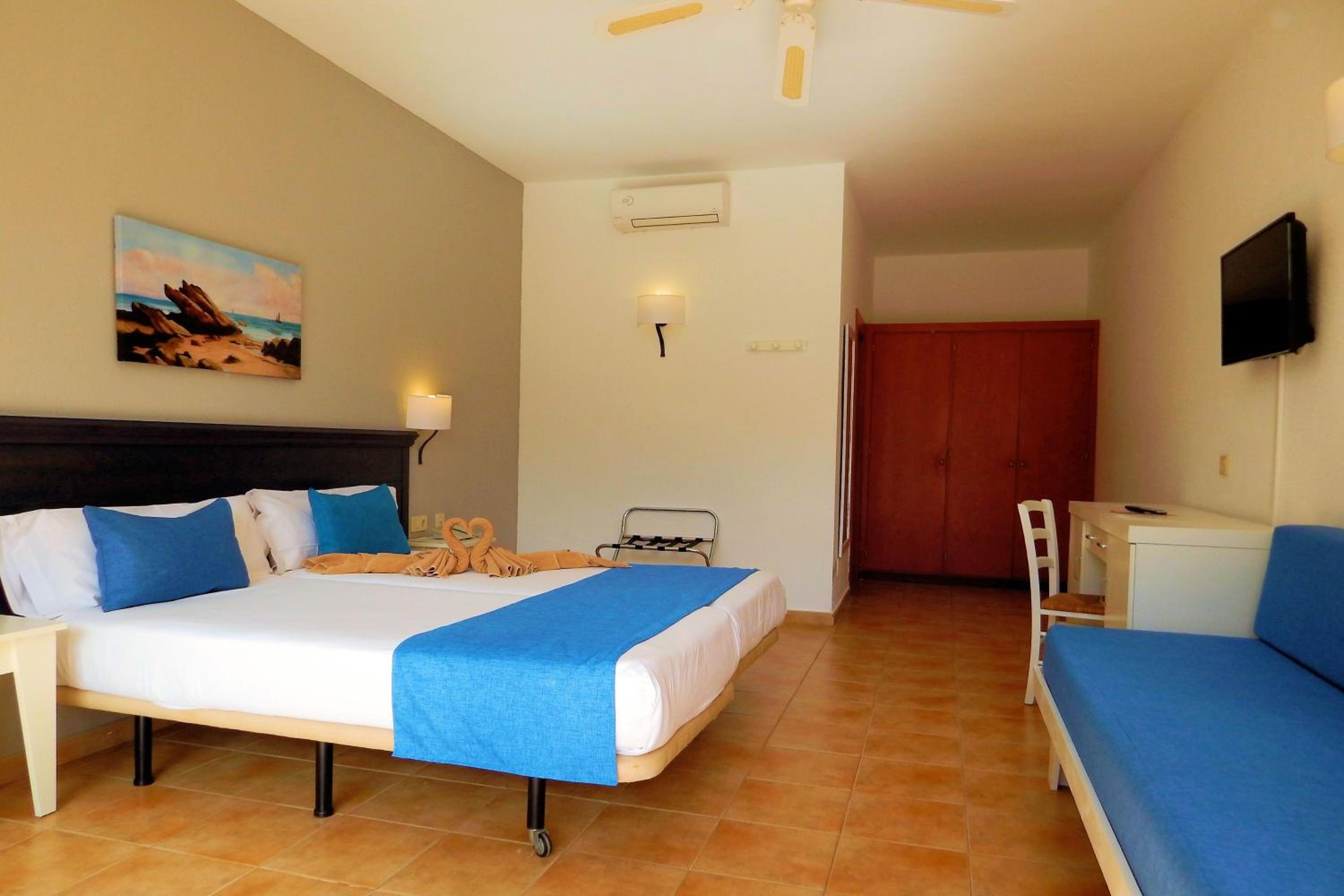 Double Room with Sea View (1 Adult) photo 2