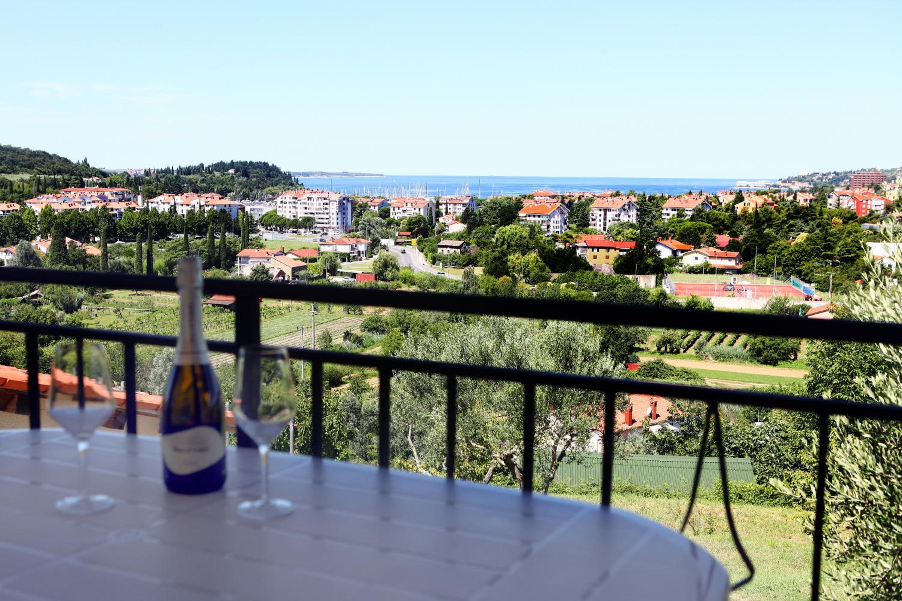 Apartment with Sea View - Photo 22
