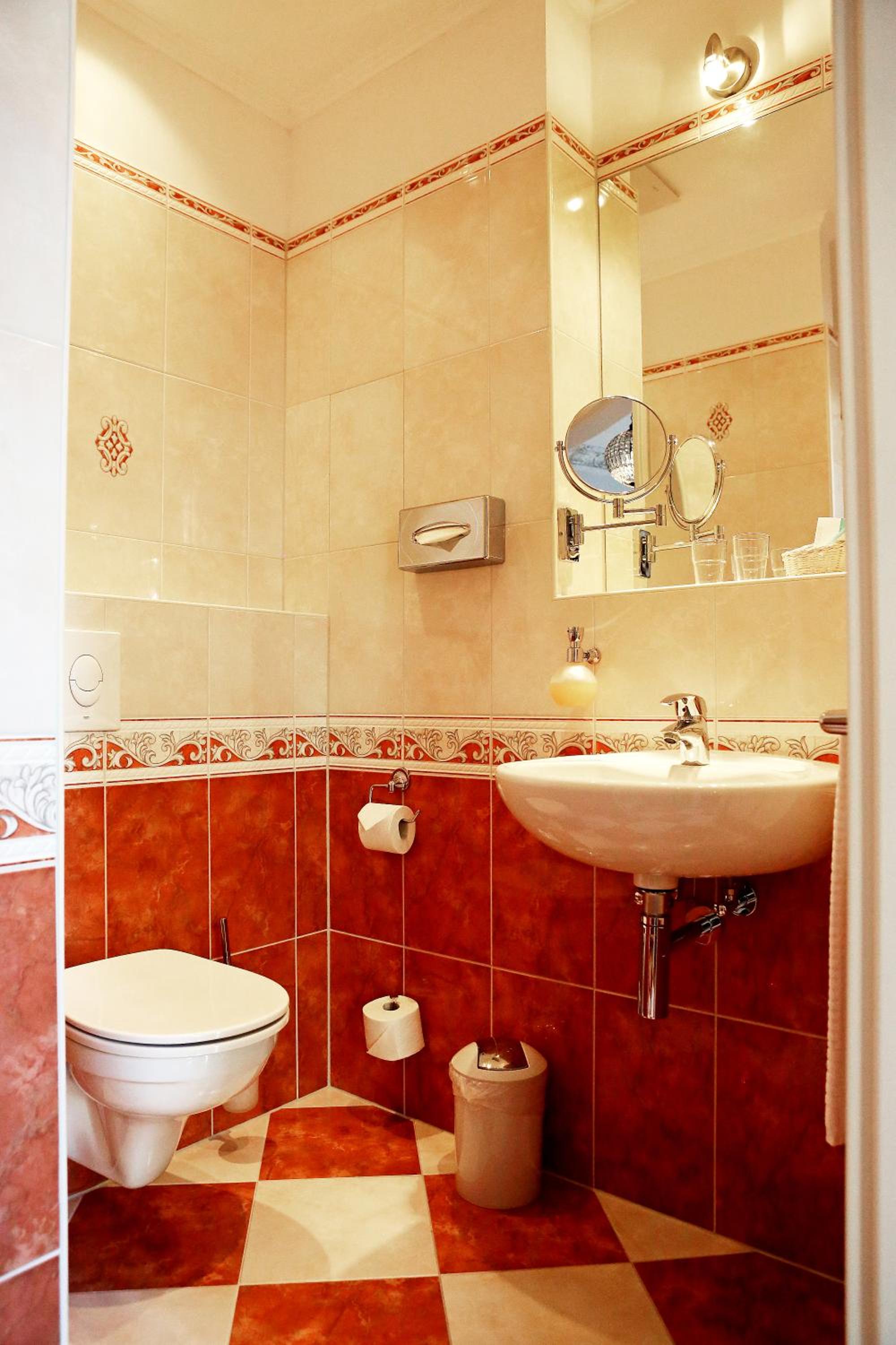 One-Bedroom Apartment with Balcony photo 3