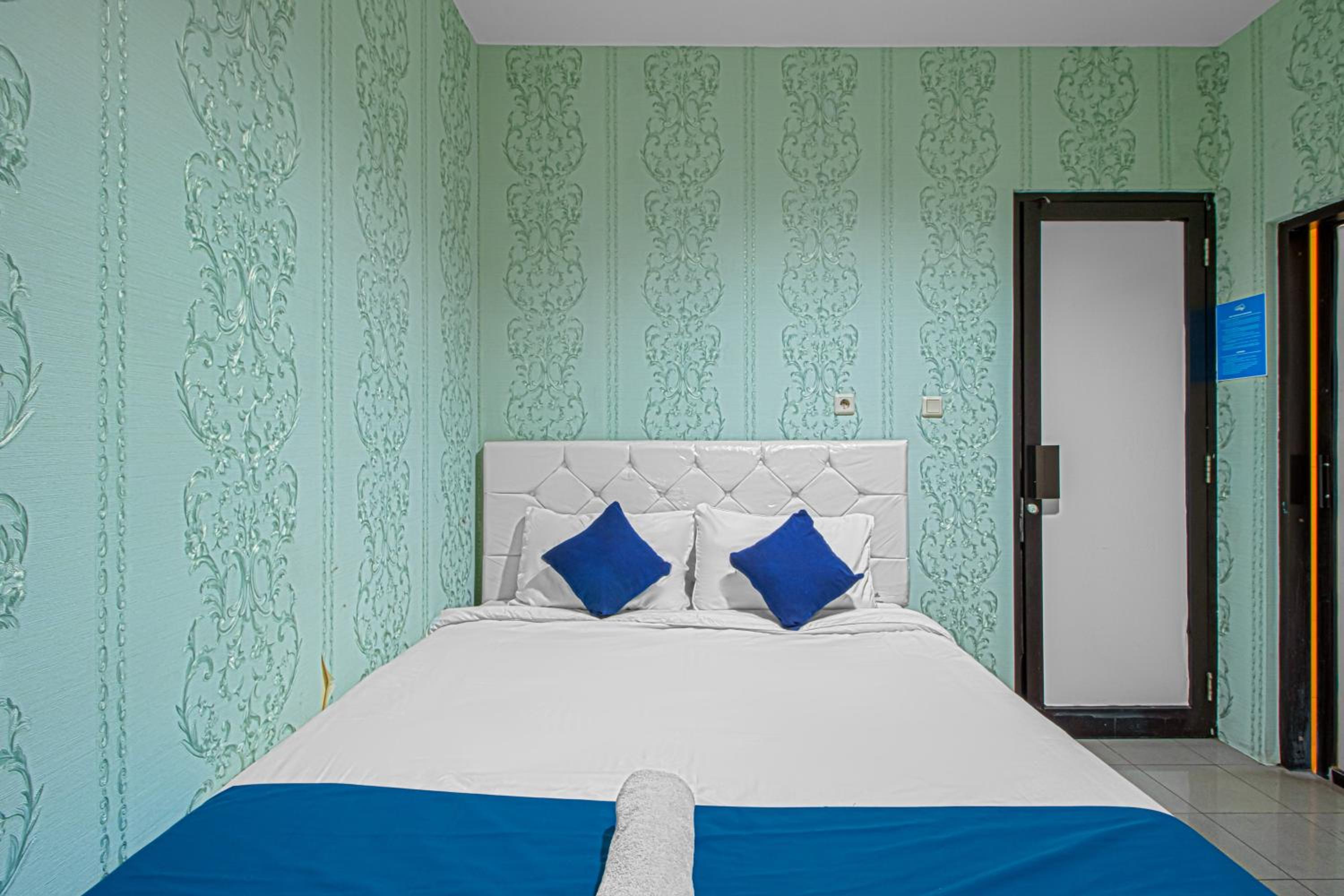 Deluxe Double Room - Photo 1