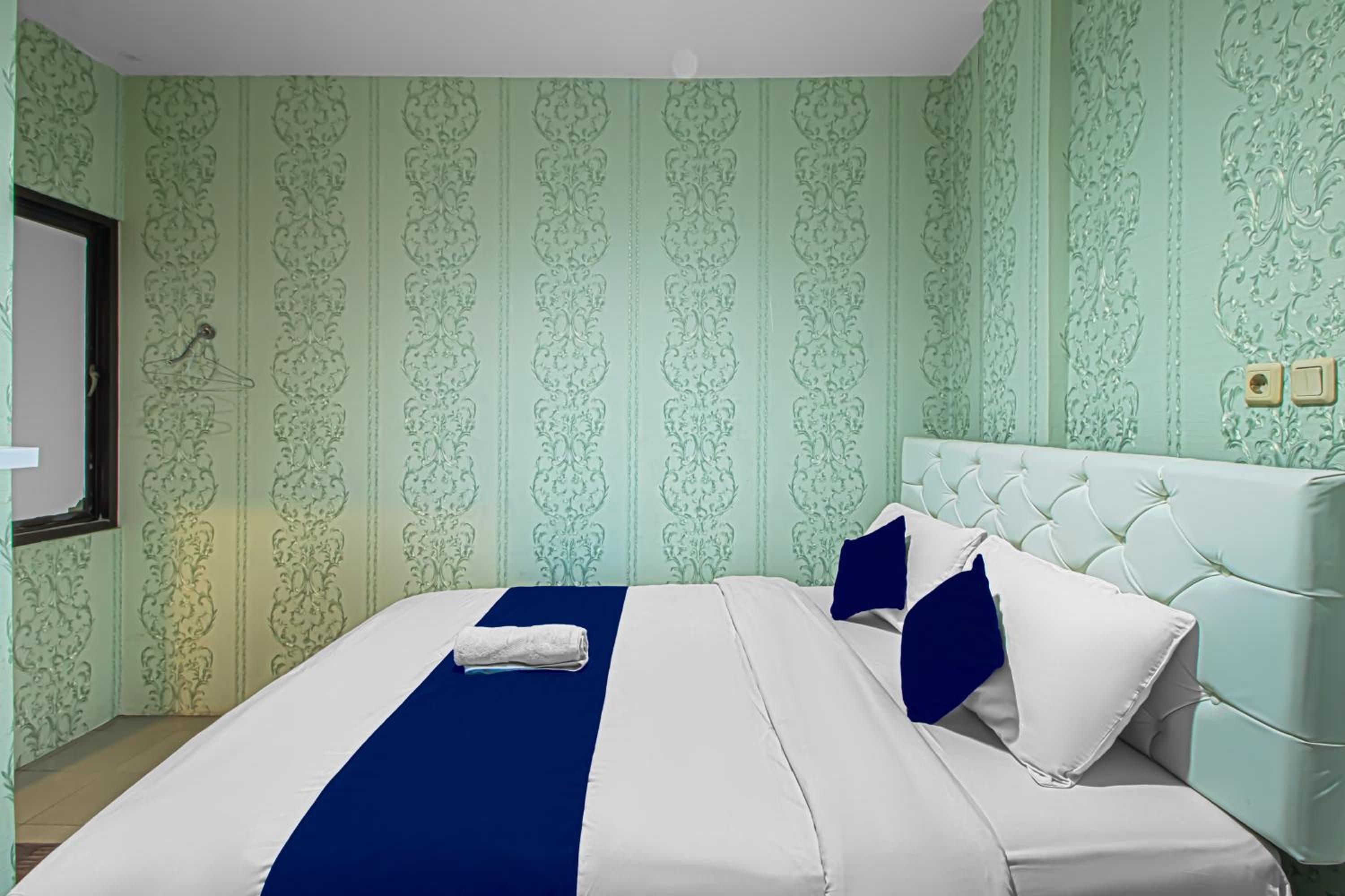 Queen Room - Photo 3