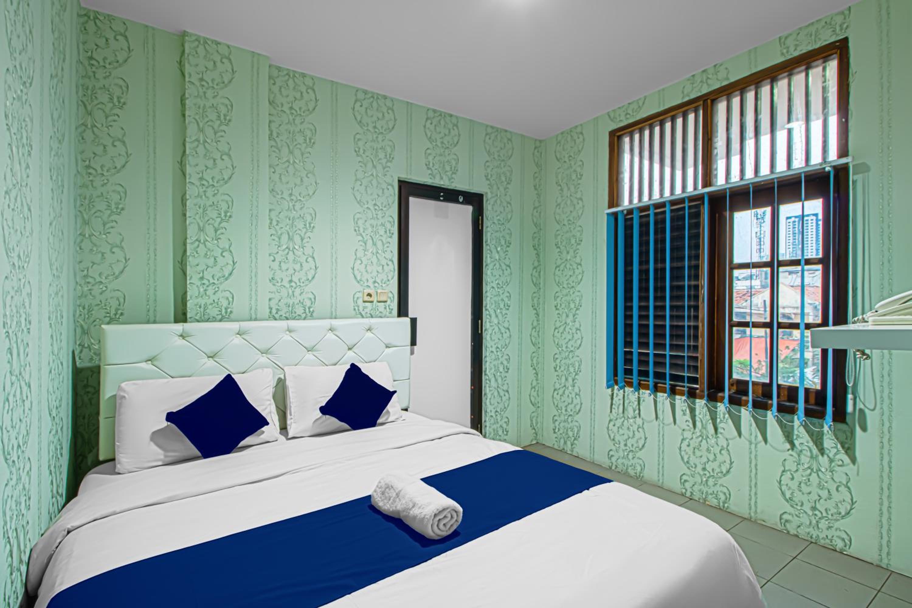 Queen Room - Photo 1