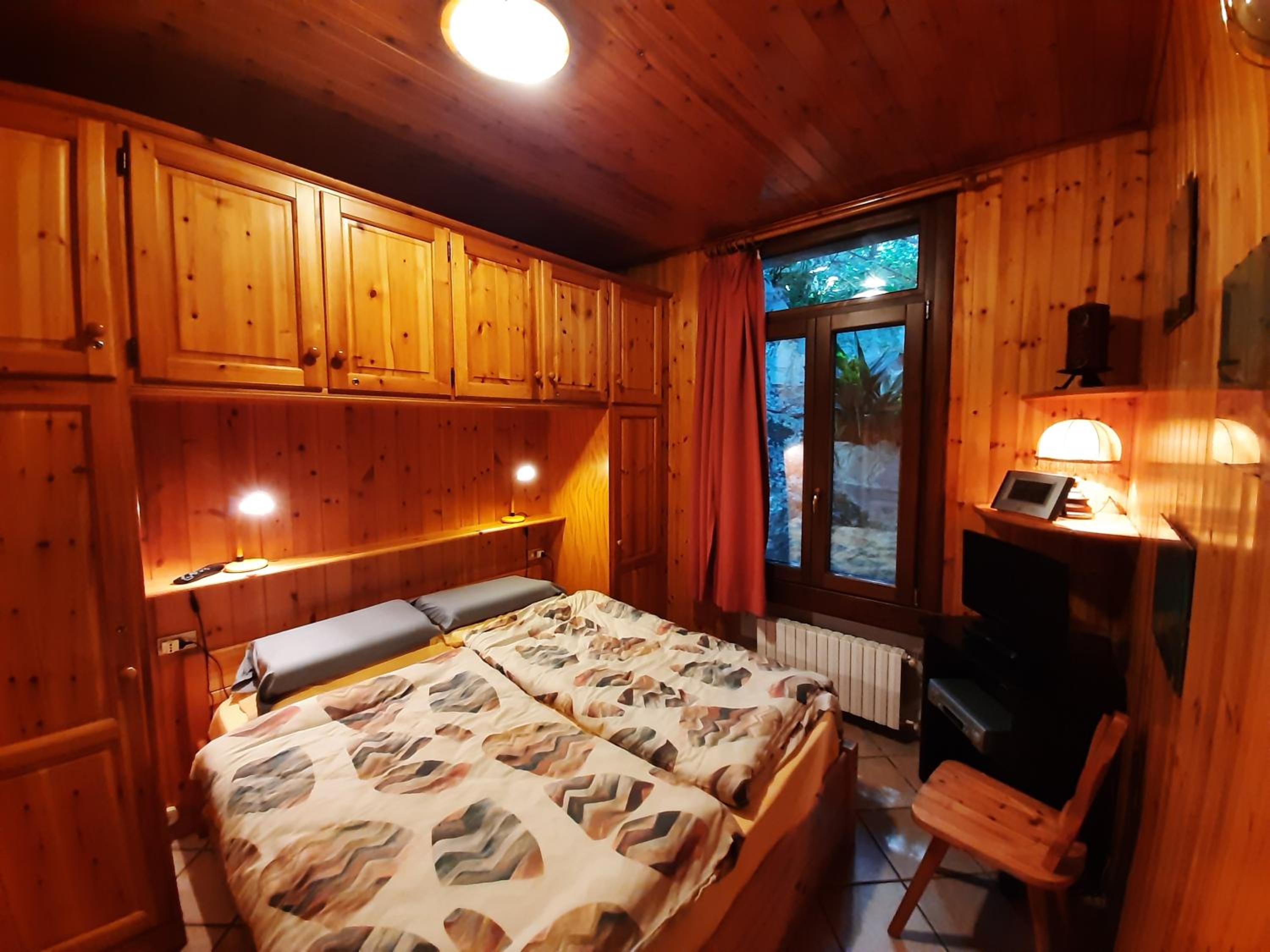 One-Bedroom House photo 1