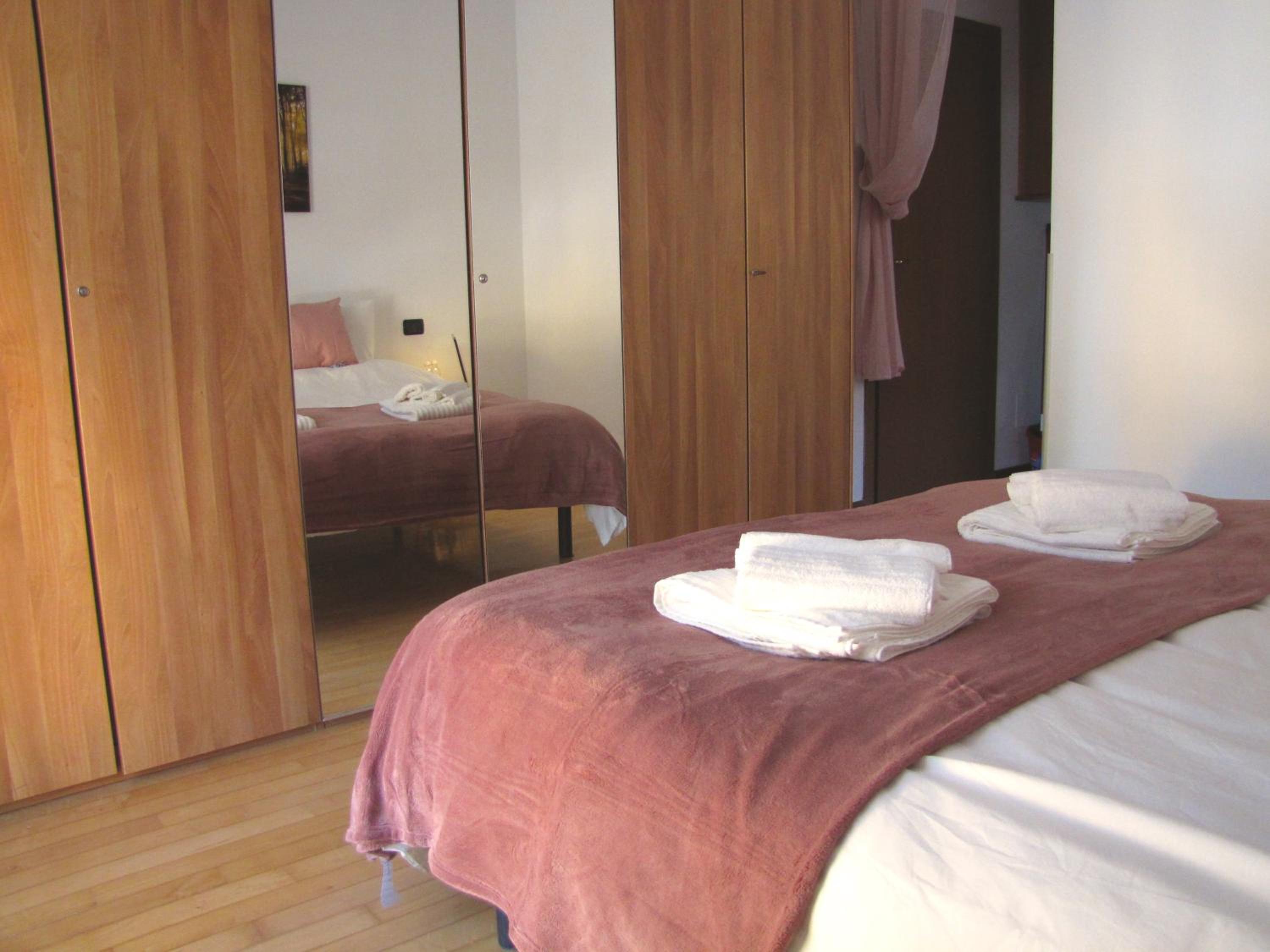 One-Bedroom Apartment - Photo 3
