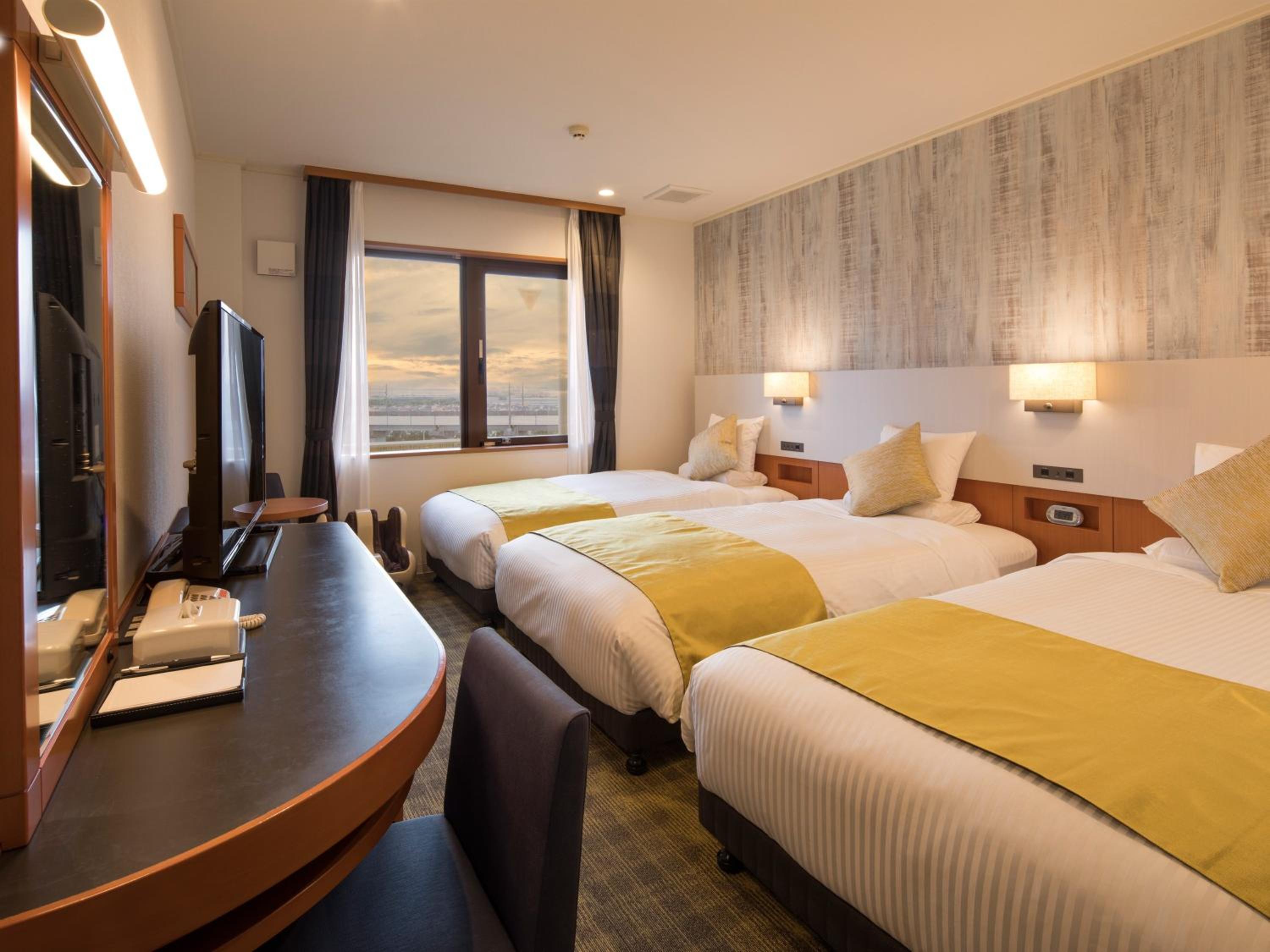 Superior Triple Room photo 3
