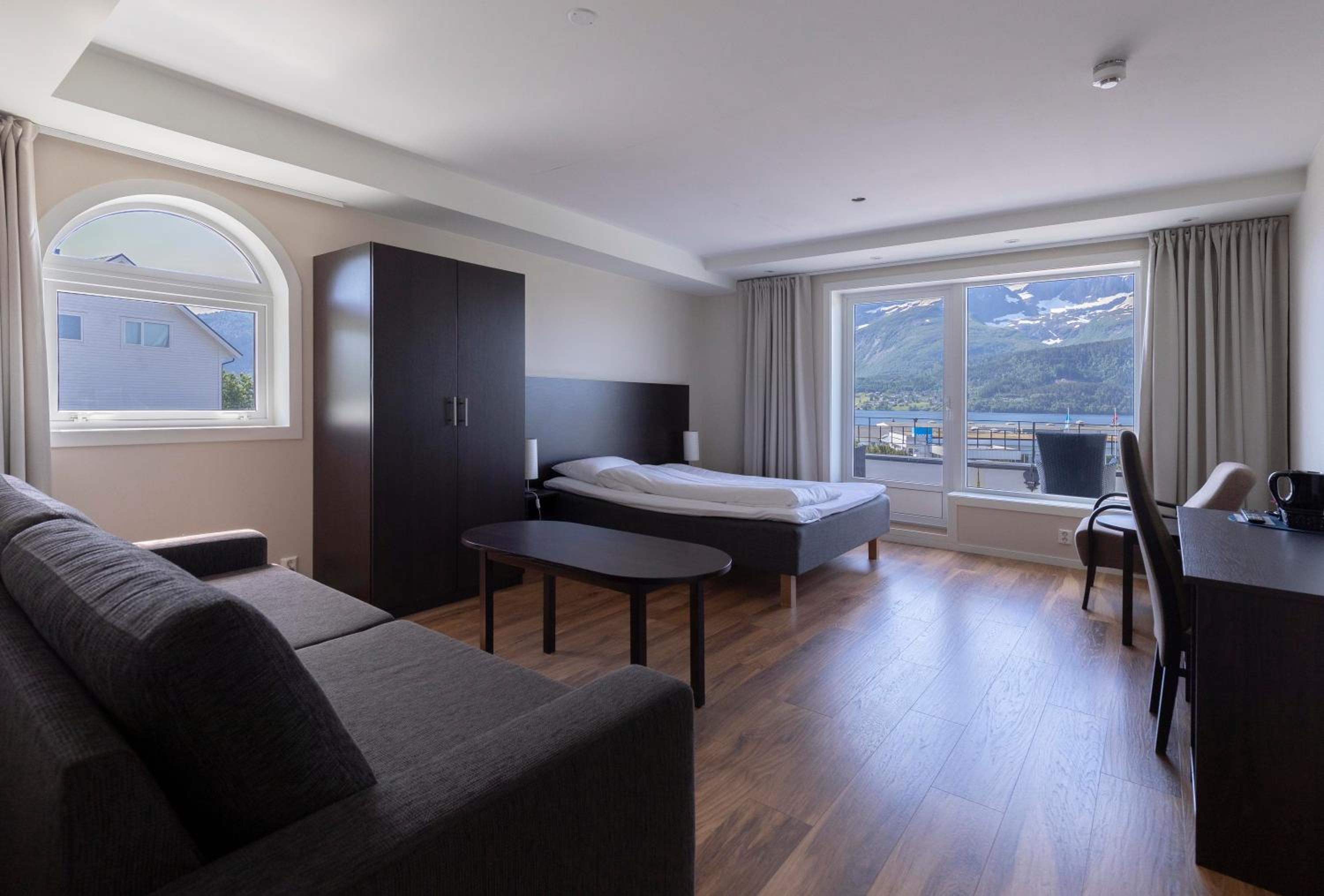 Family Room photo 1