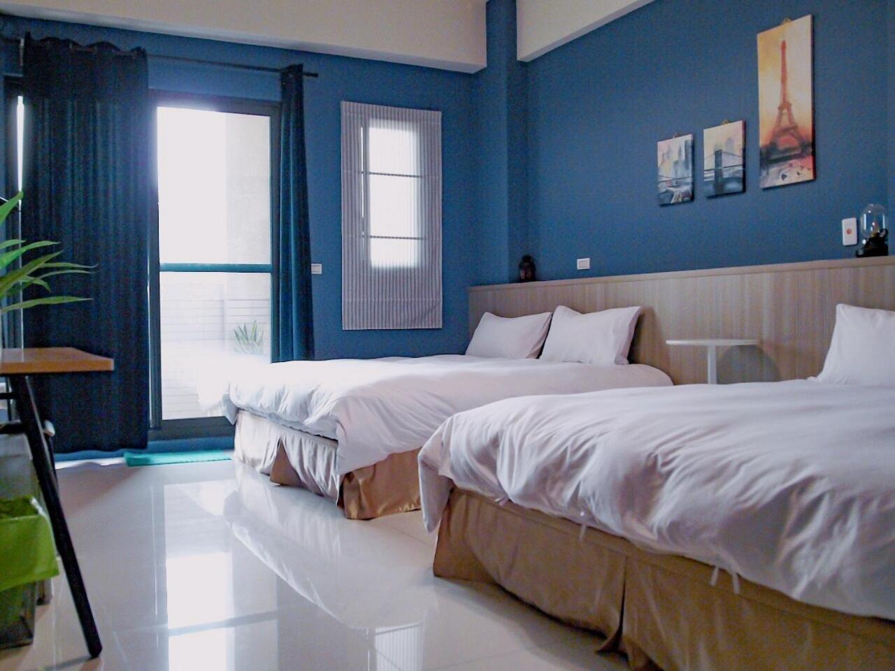 Queen Room with Two Queen Beds photo 3