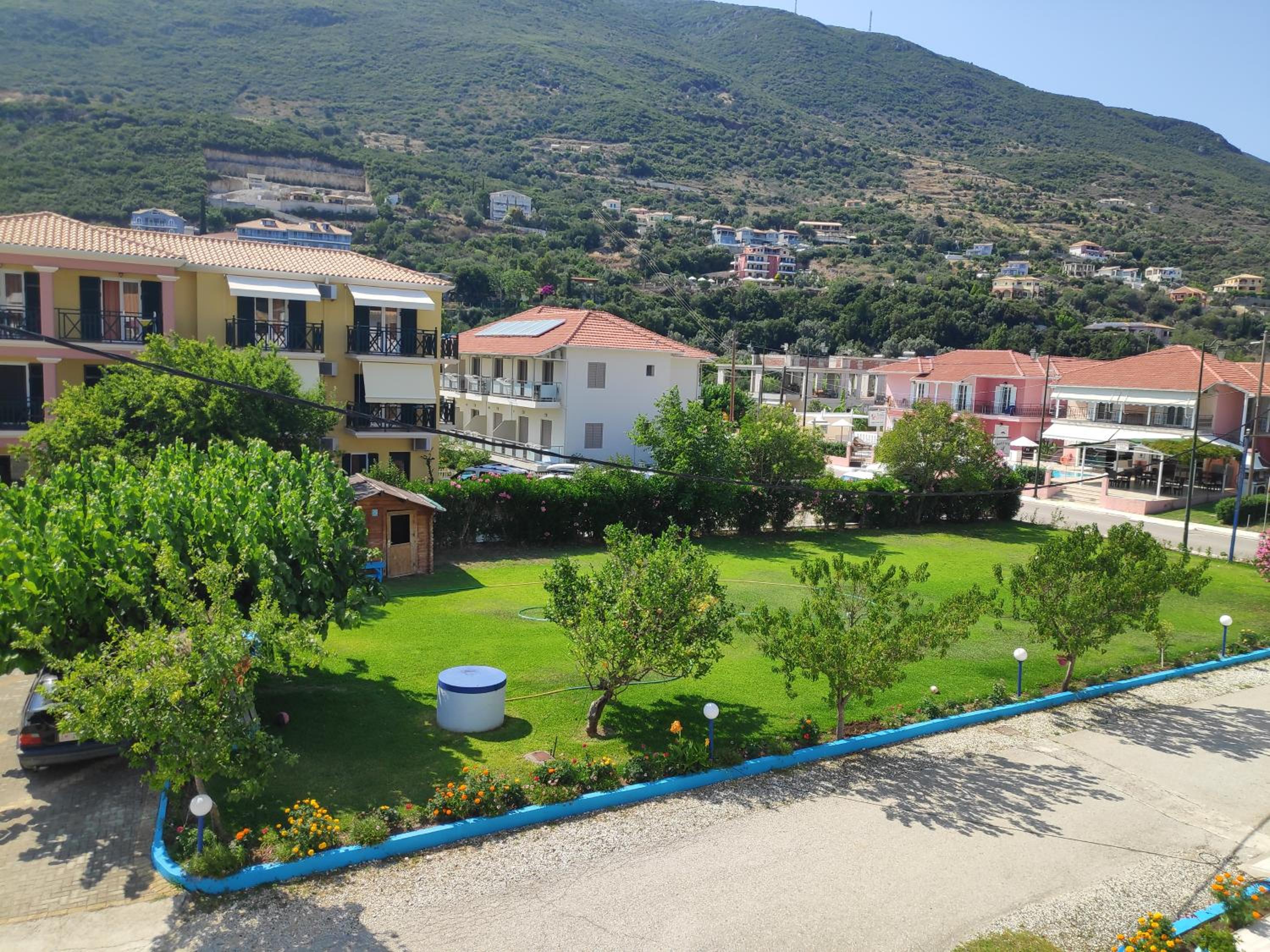 Double or Twin Room with Garden View - Photo 14