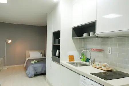 Twin Room with View - Photo 17