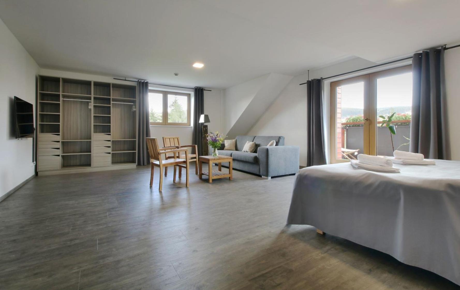 Studio with Balcony - Photo 1