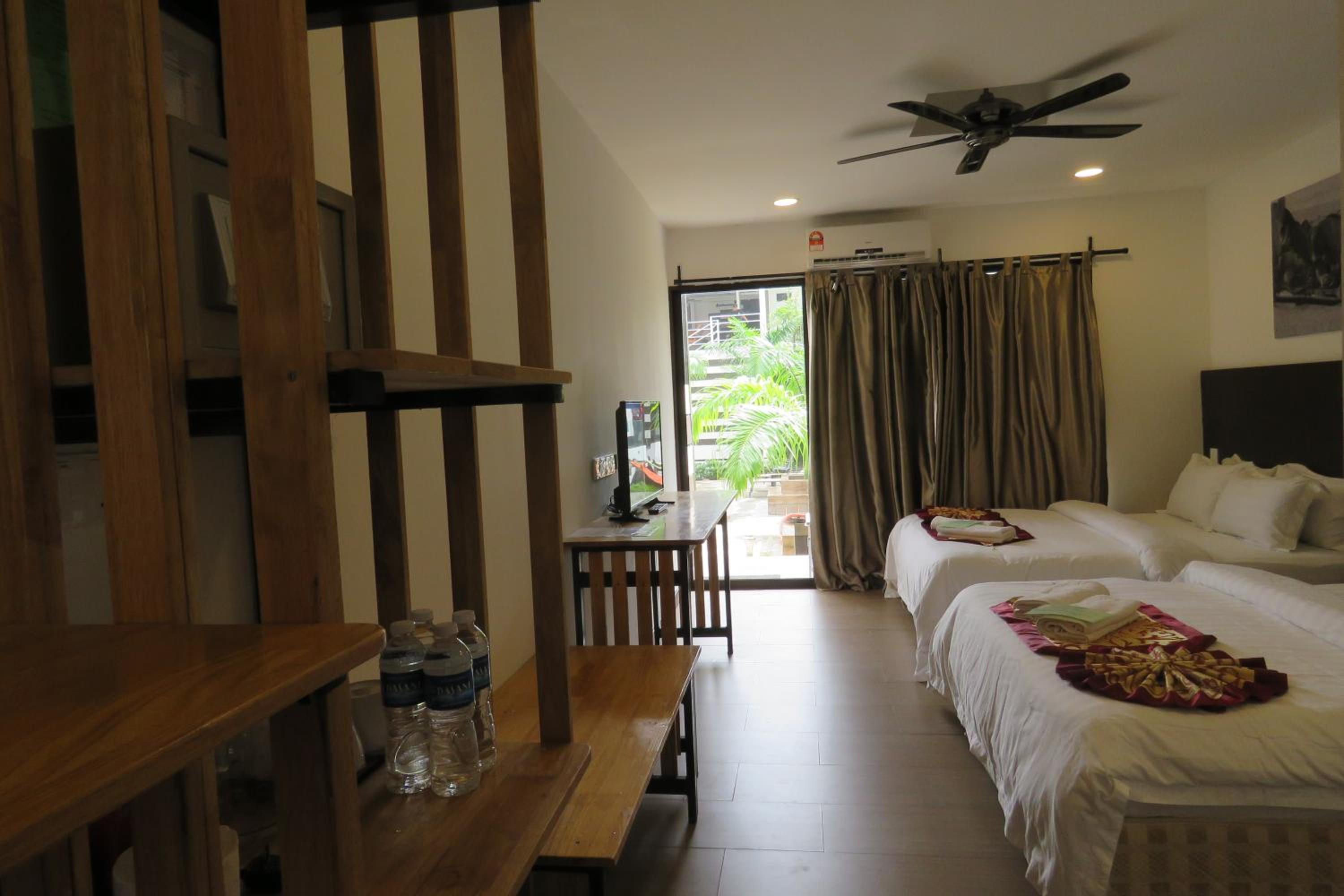 Deluxe Family Room