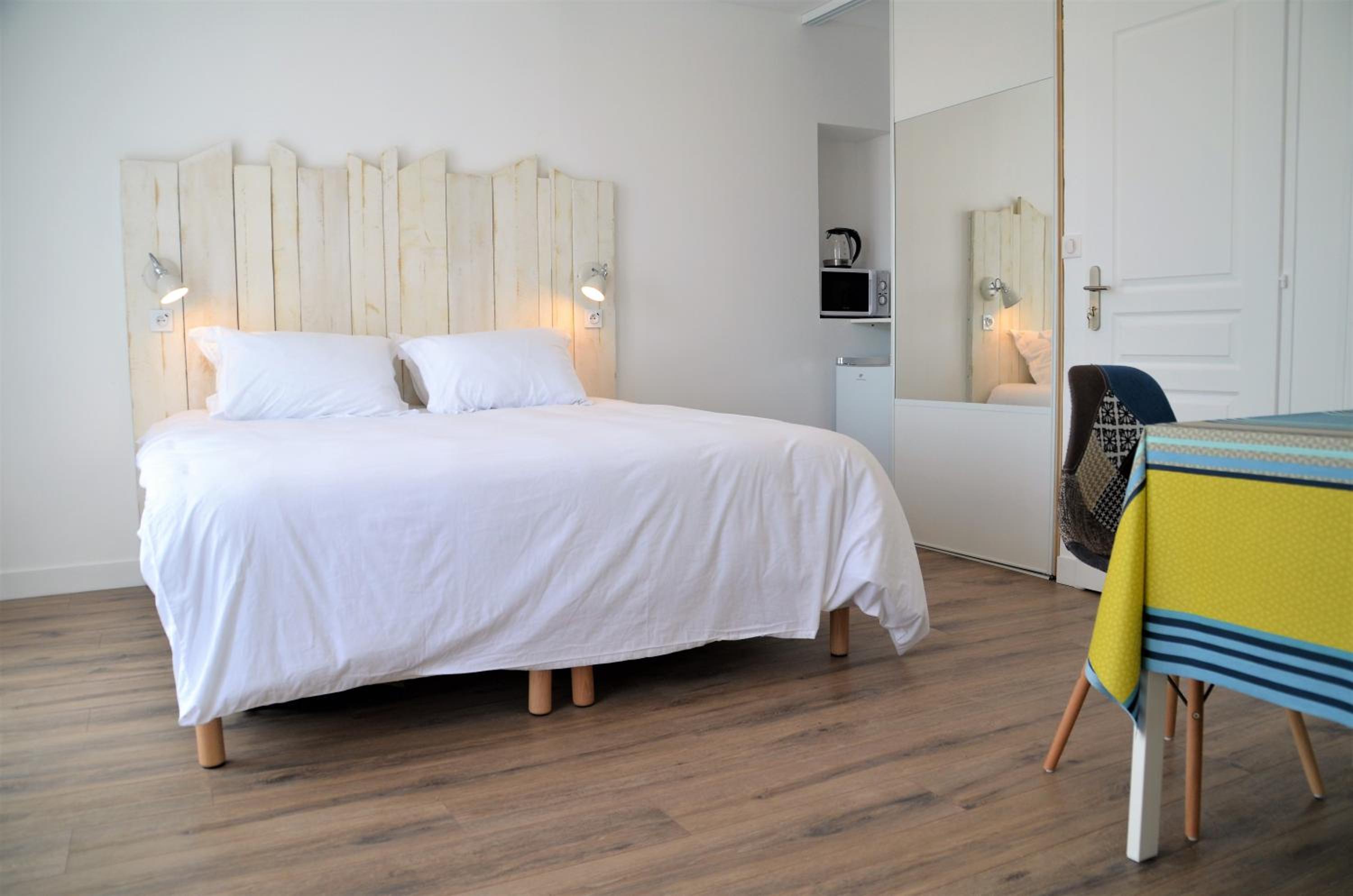 Double Room - Photo 14