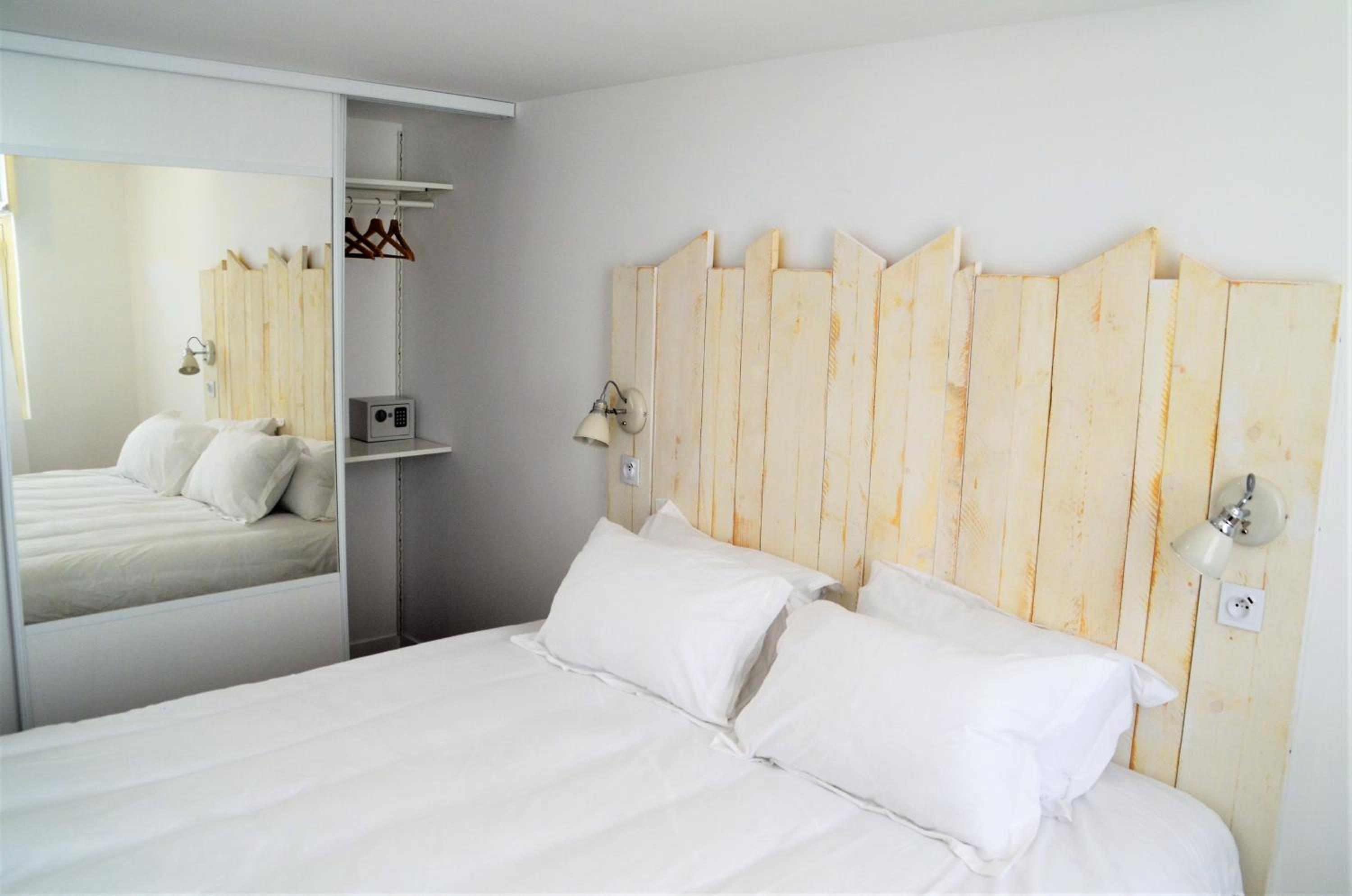 Double Room - Photo 18