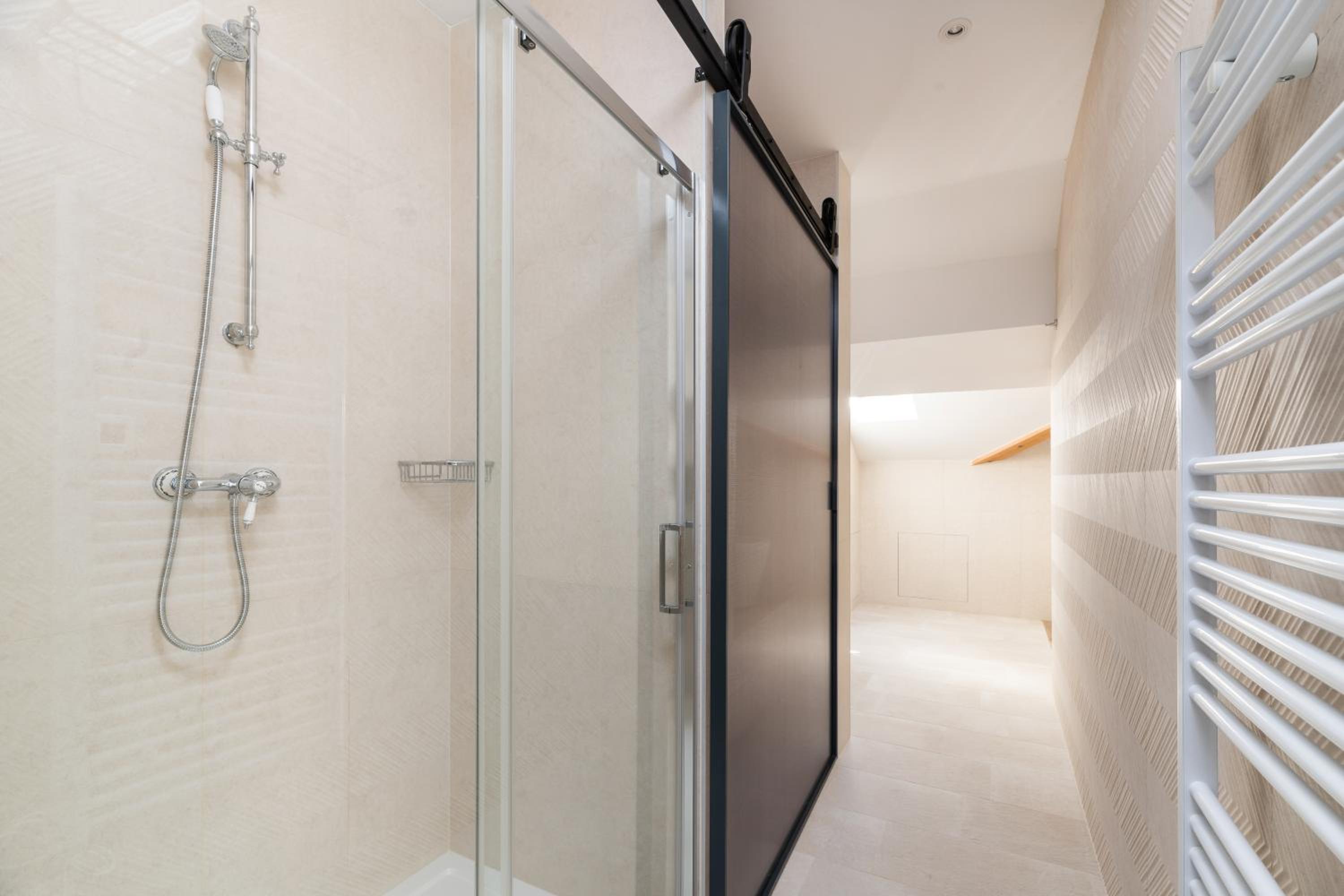 Junior Suite with City View - Loft - Photo 5