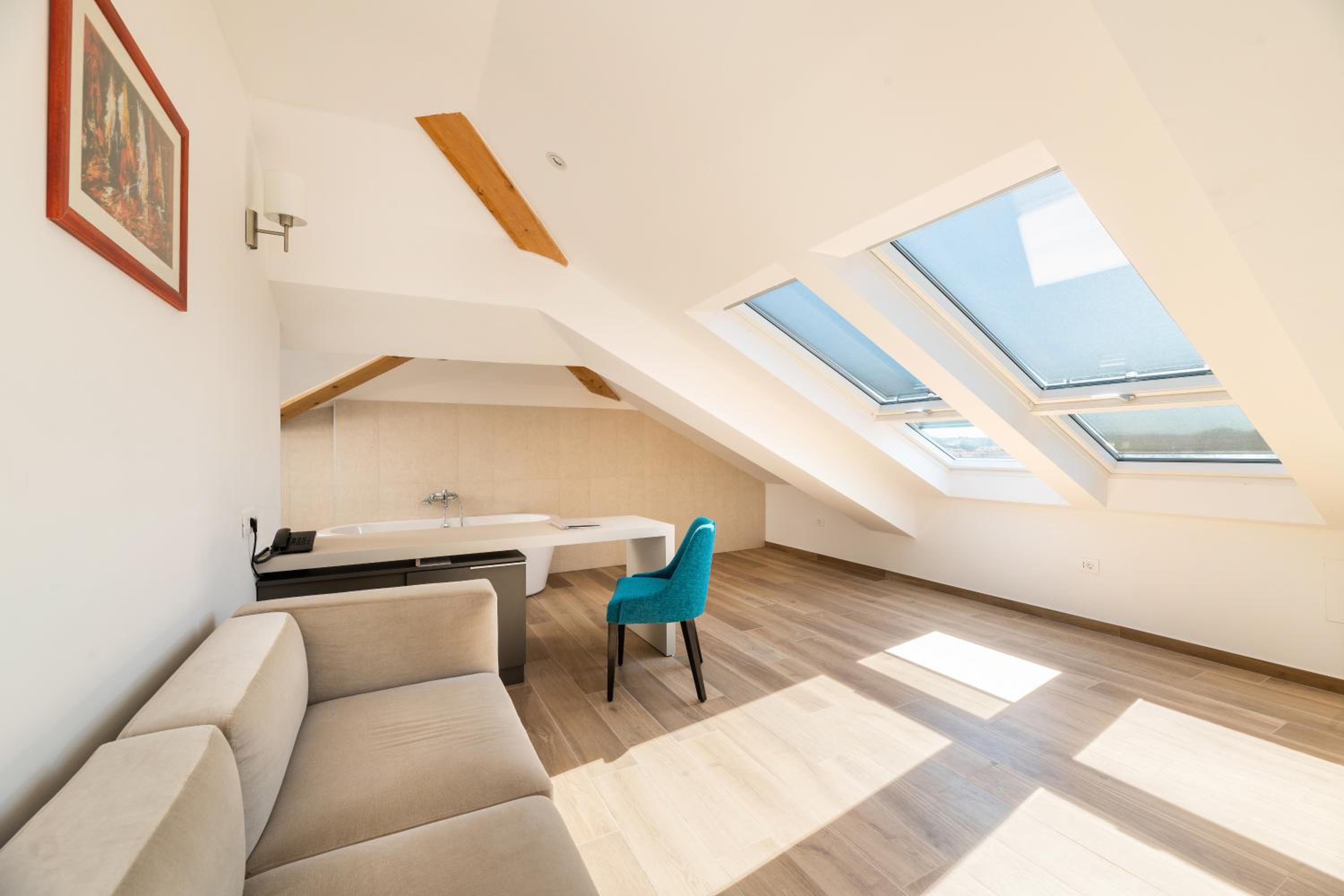 Junior Suite with City View - Loft - Photo 3
